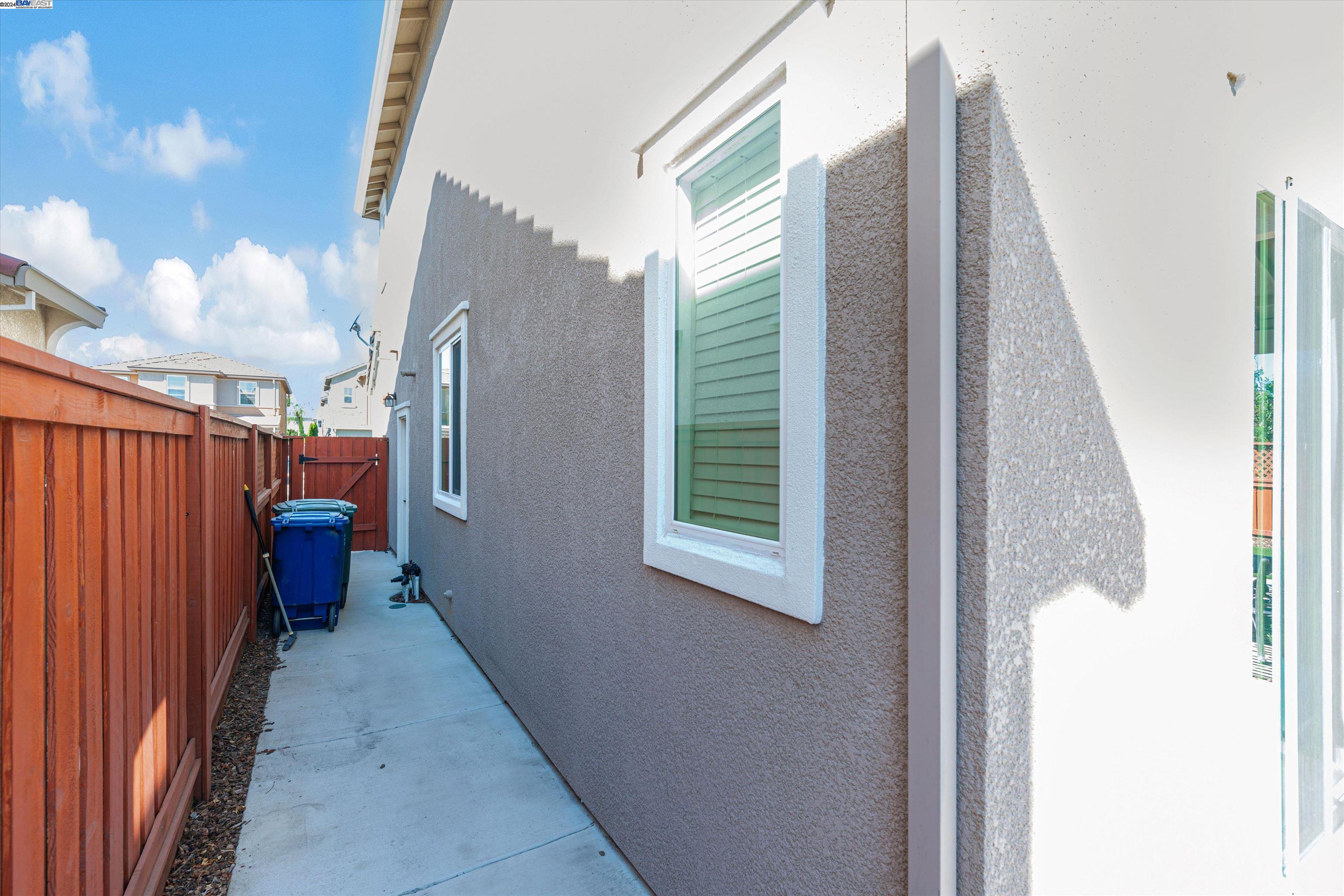 486 Avanti Way