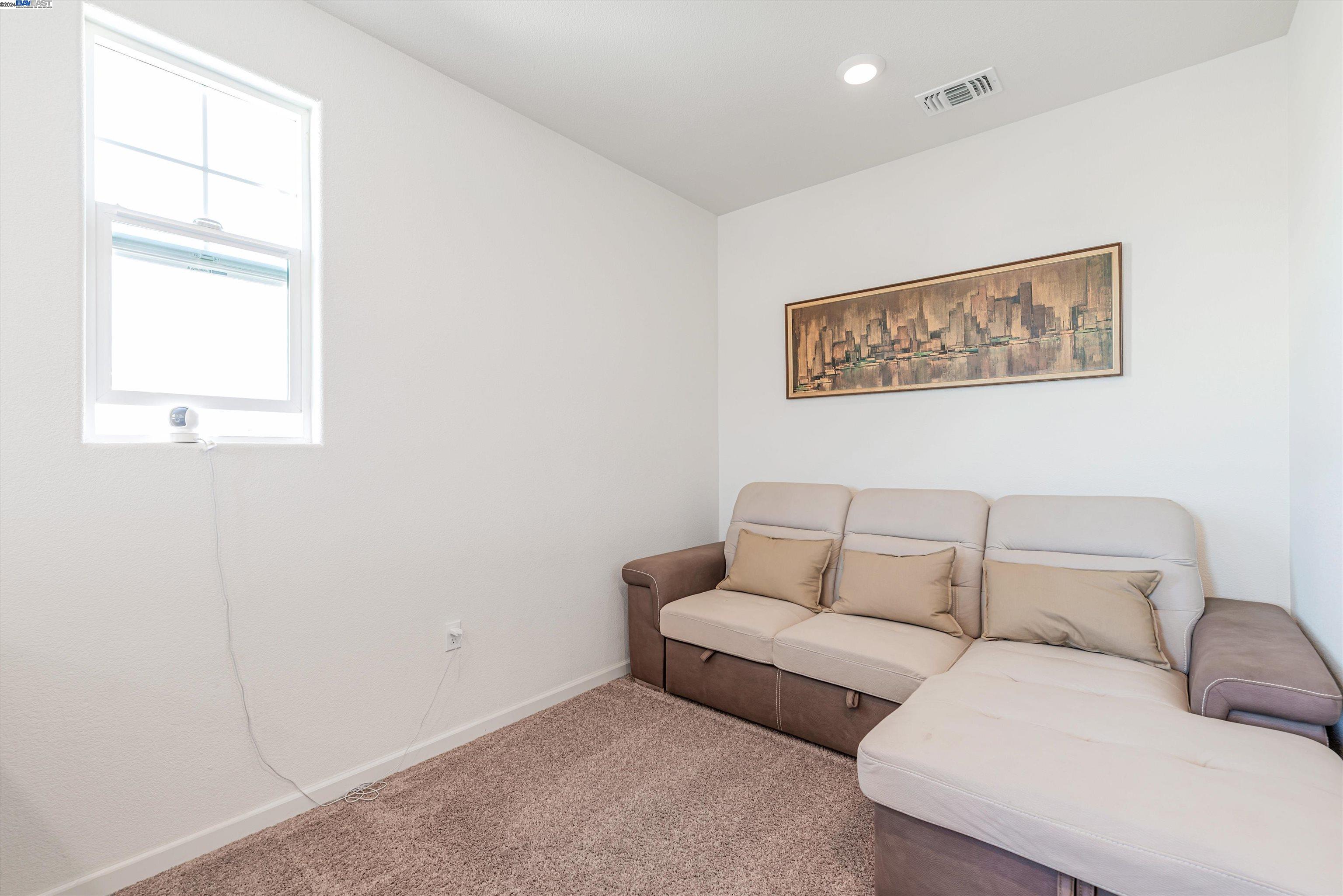 486 Avanti Way