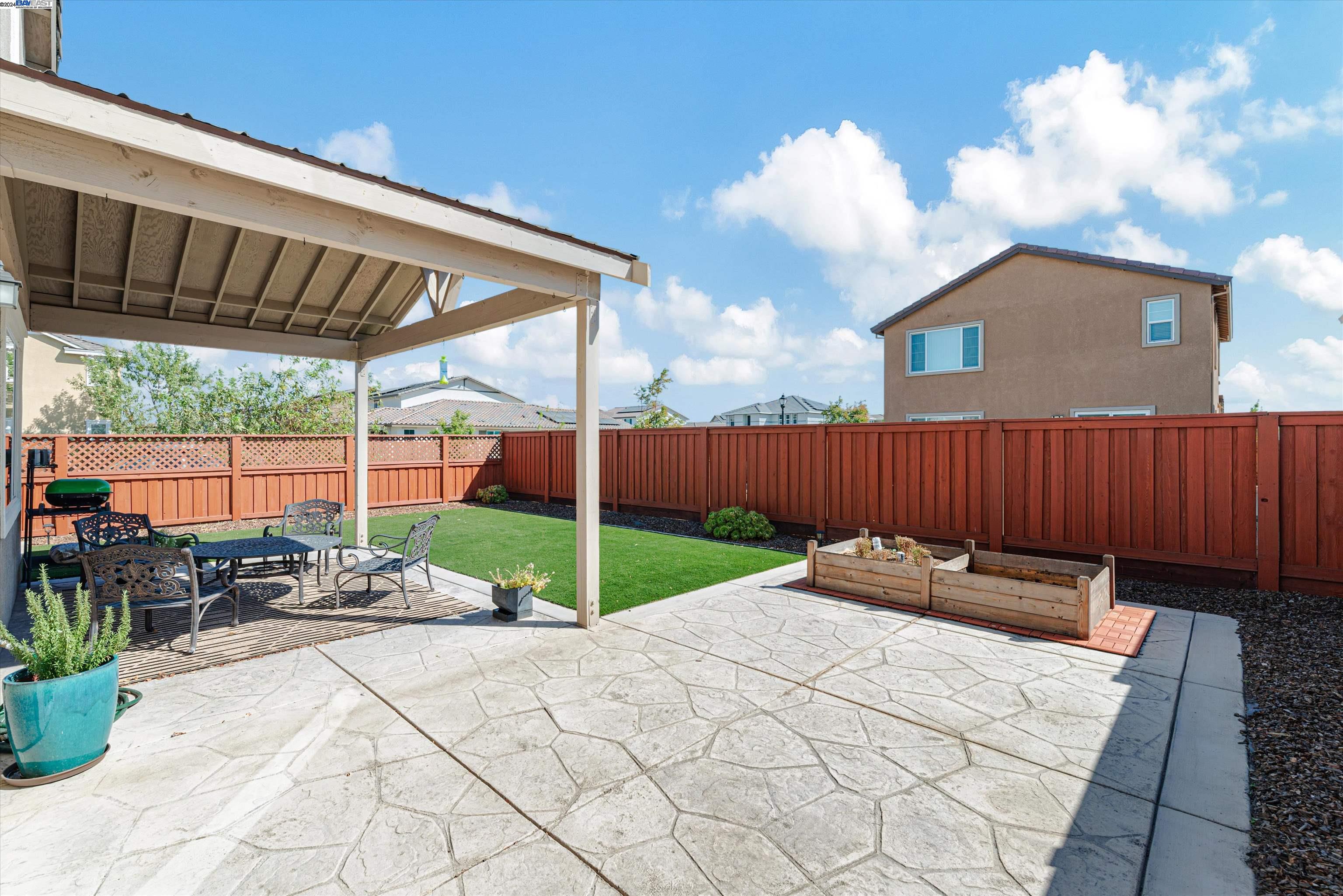 486 Avanti Way