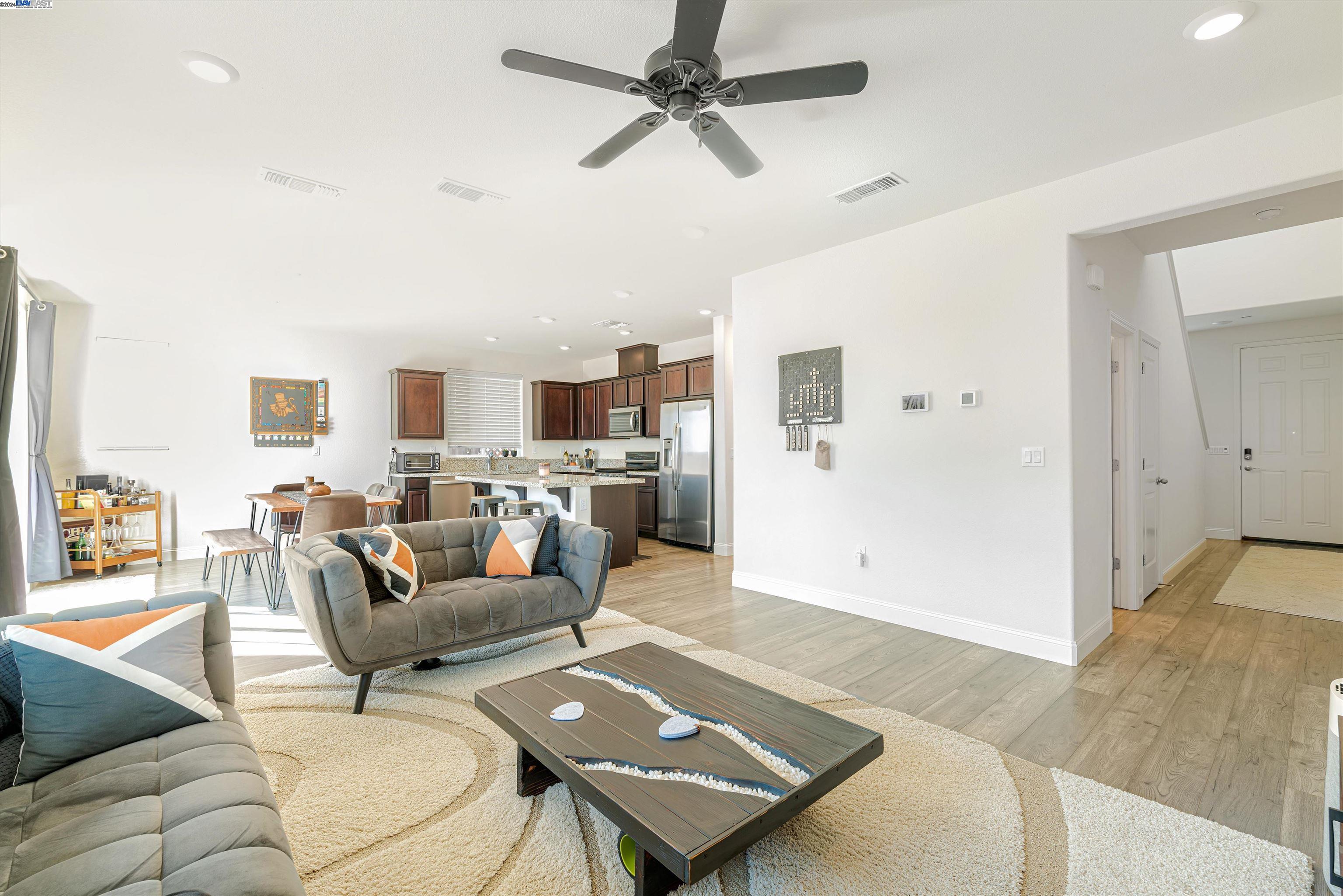 486 Avanti Way