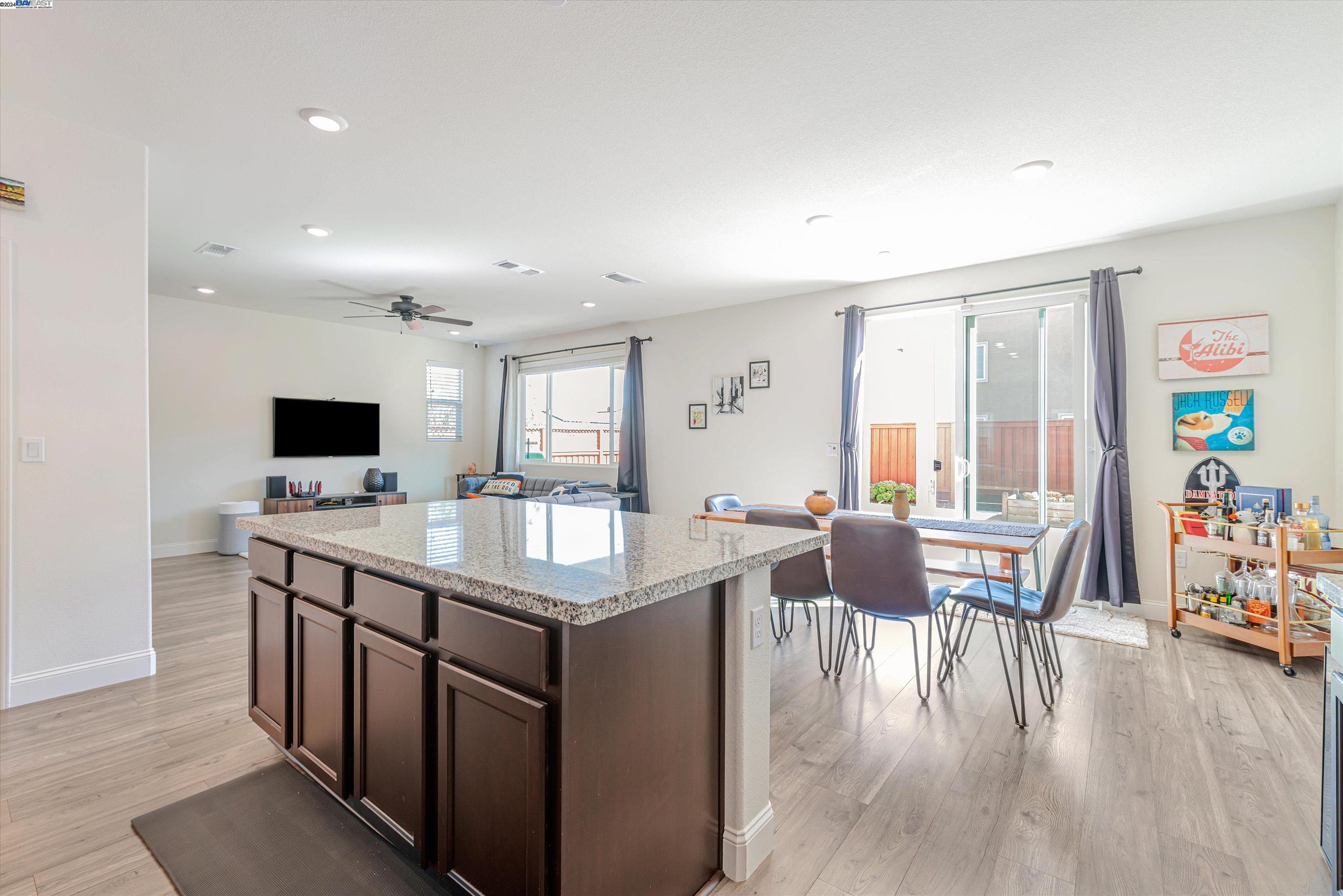 486 Avanti Way