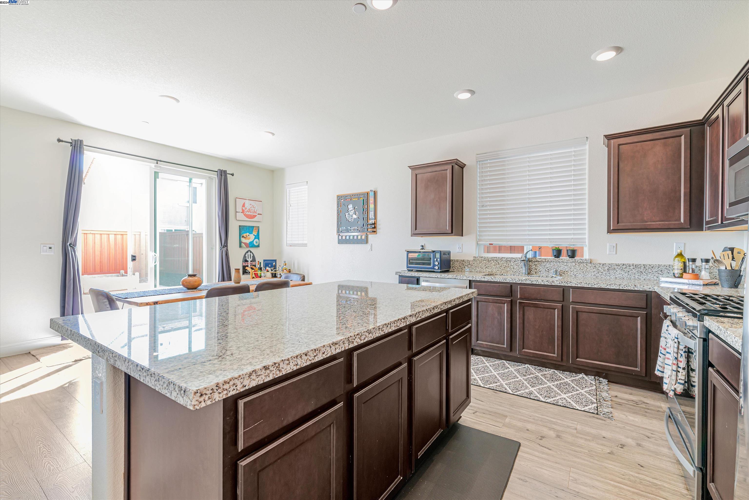 486 Avanti Way