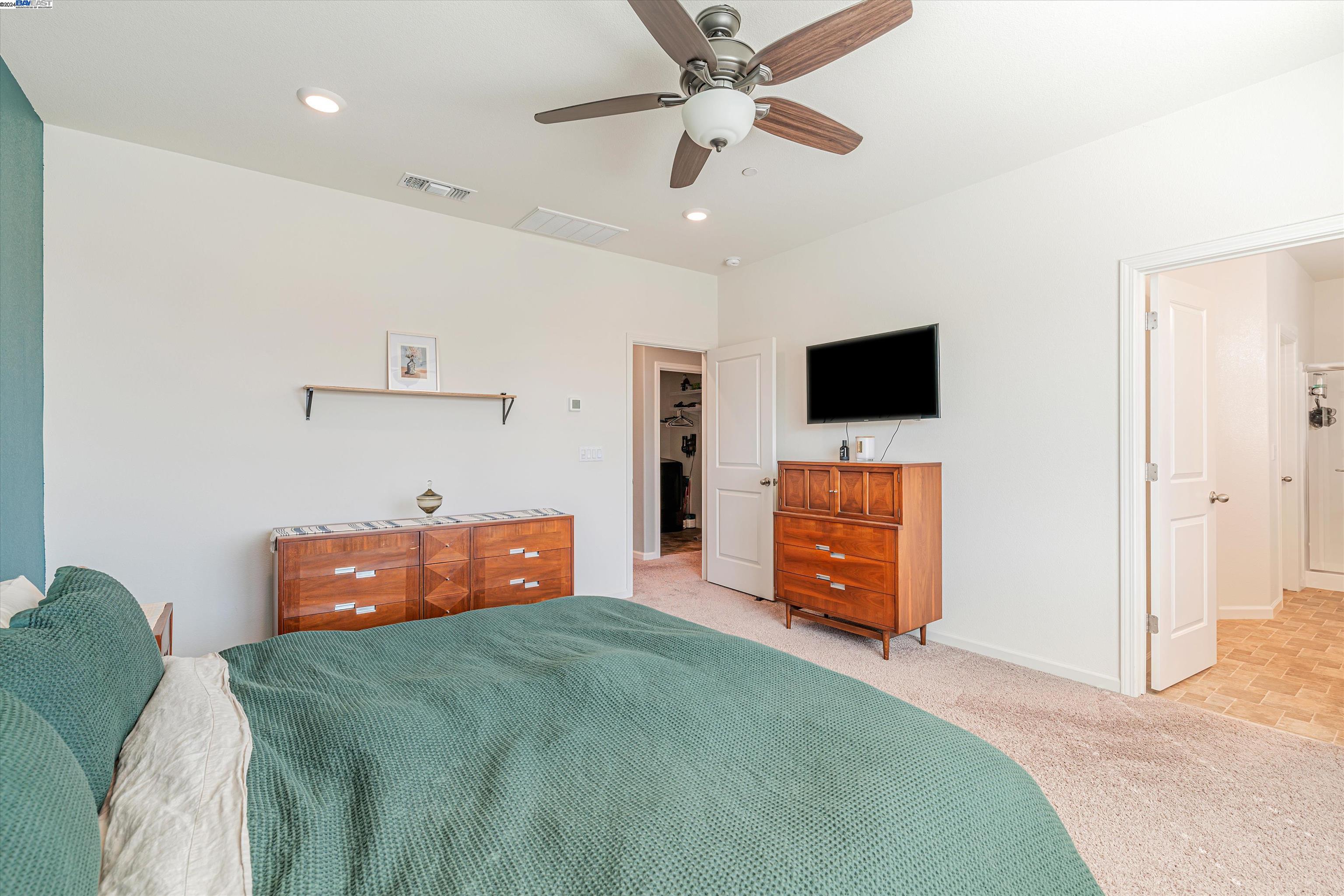 486 Avanti Way