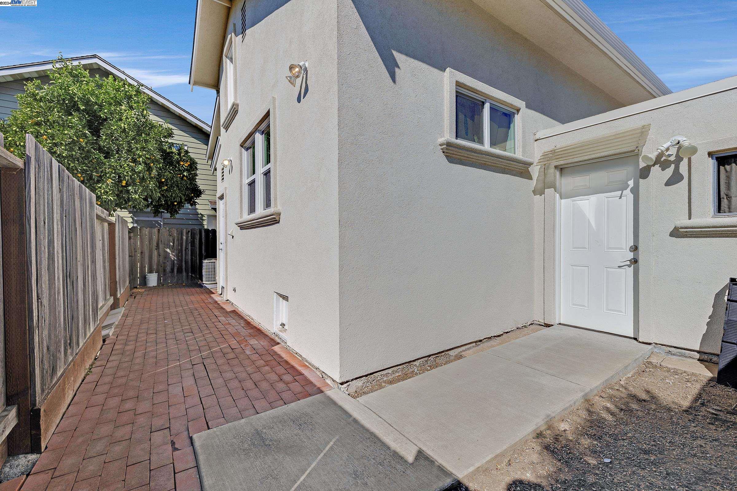387 Melven Ct