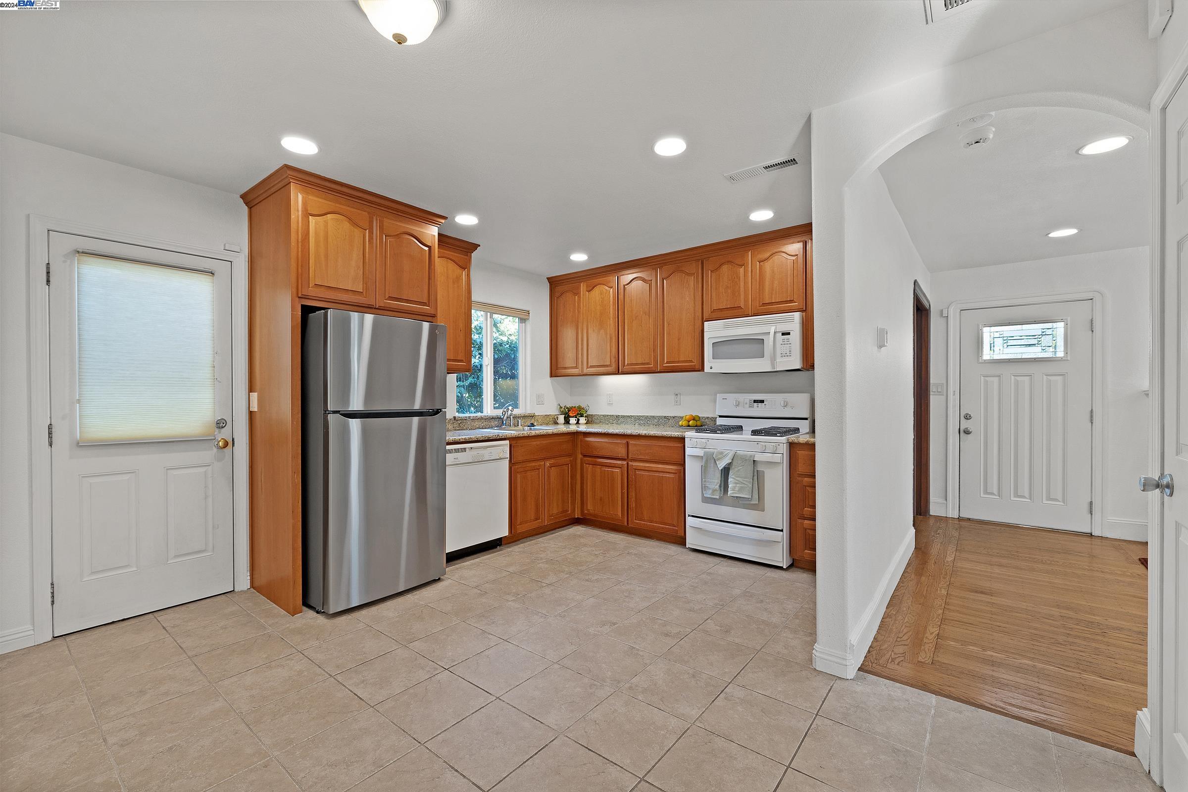 387 Melven Ct