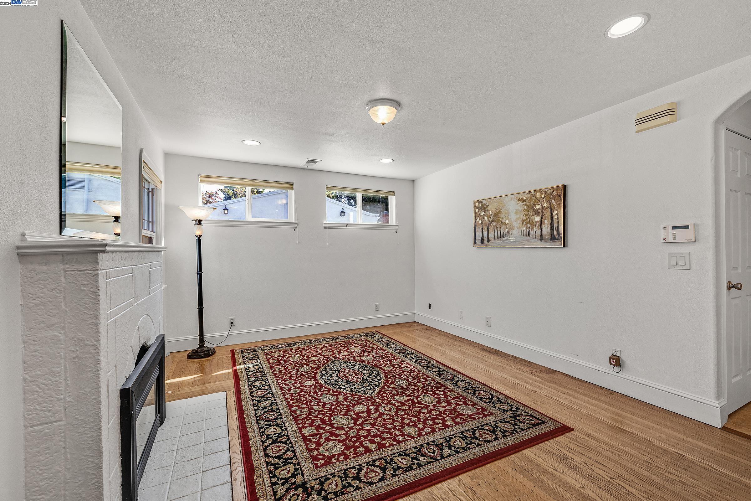 387 Melven Ct