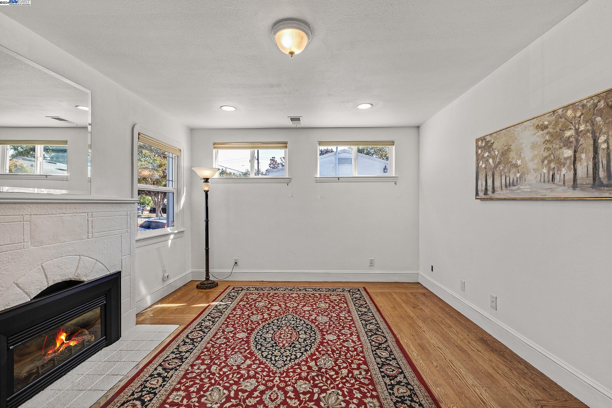 387 Melven Ct