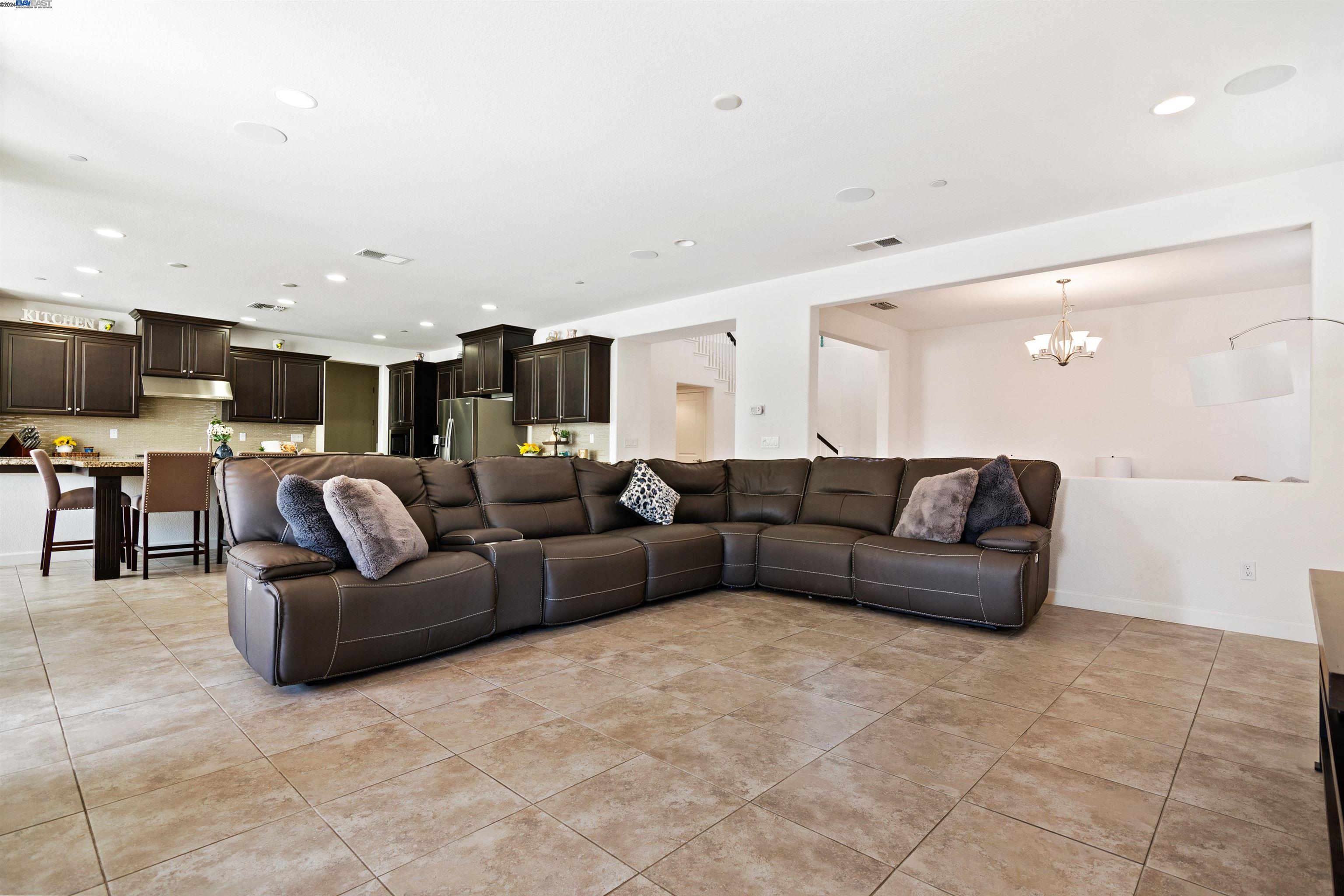 426 Bloomfield Ct