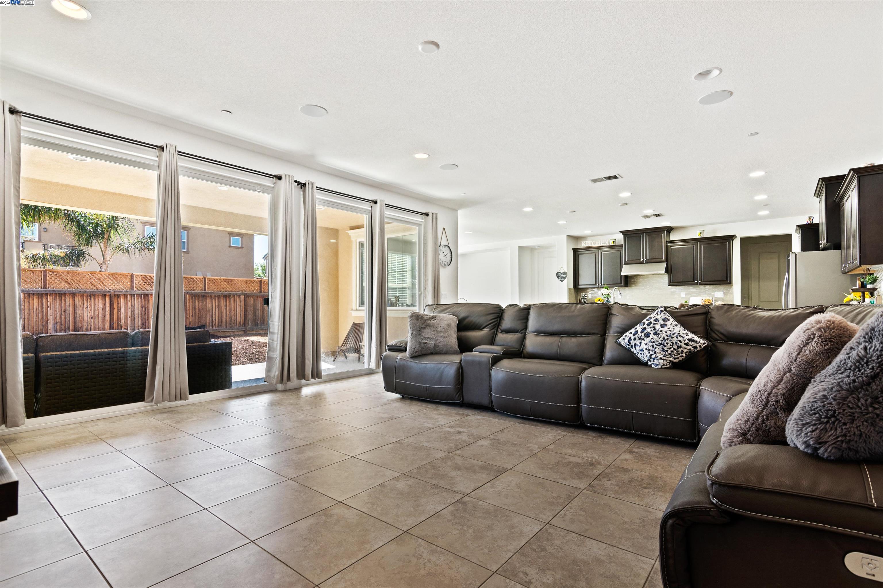426 Bloomfield Ct