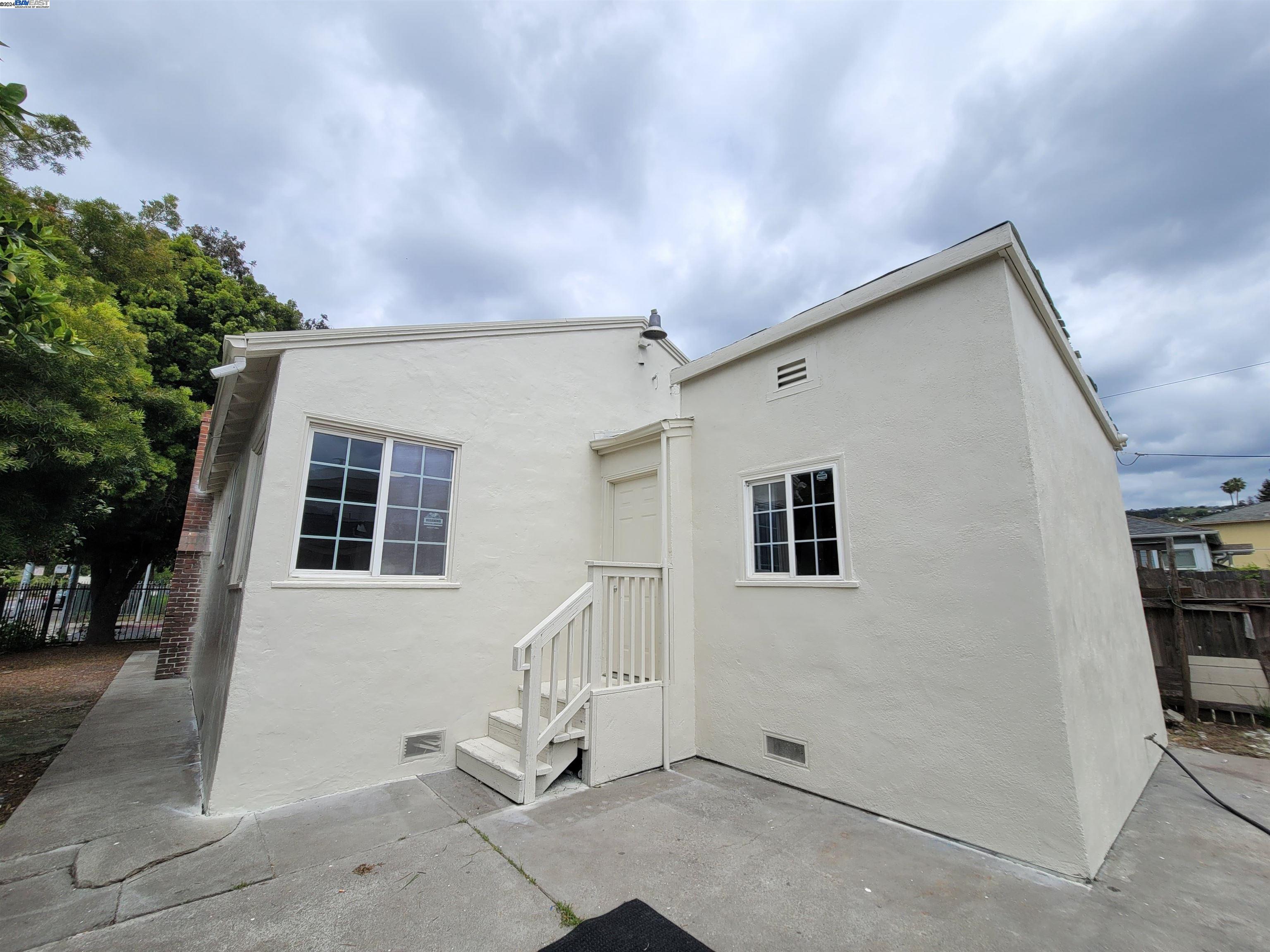 2500-2502 77Th Ave