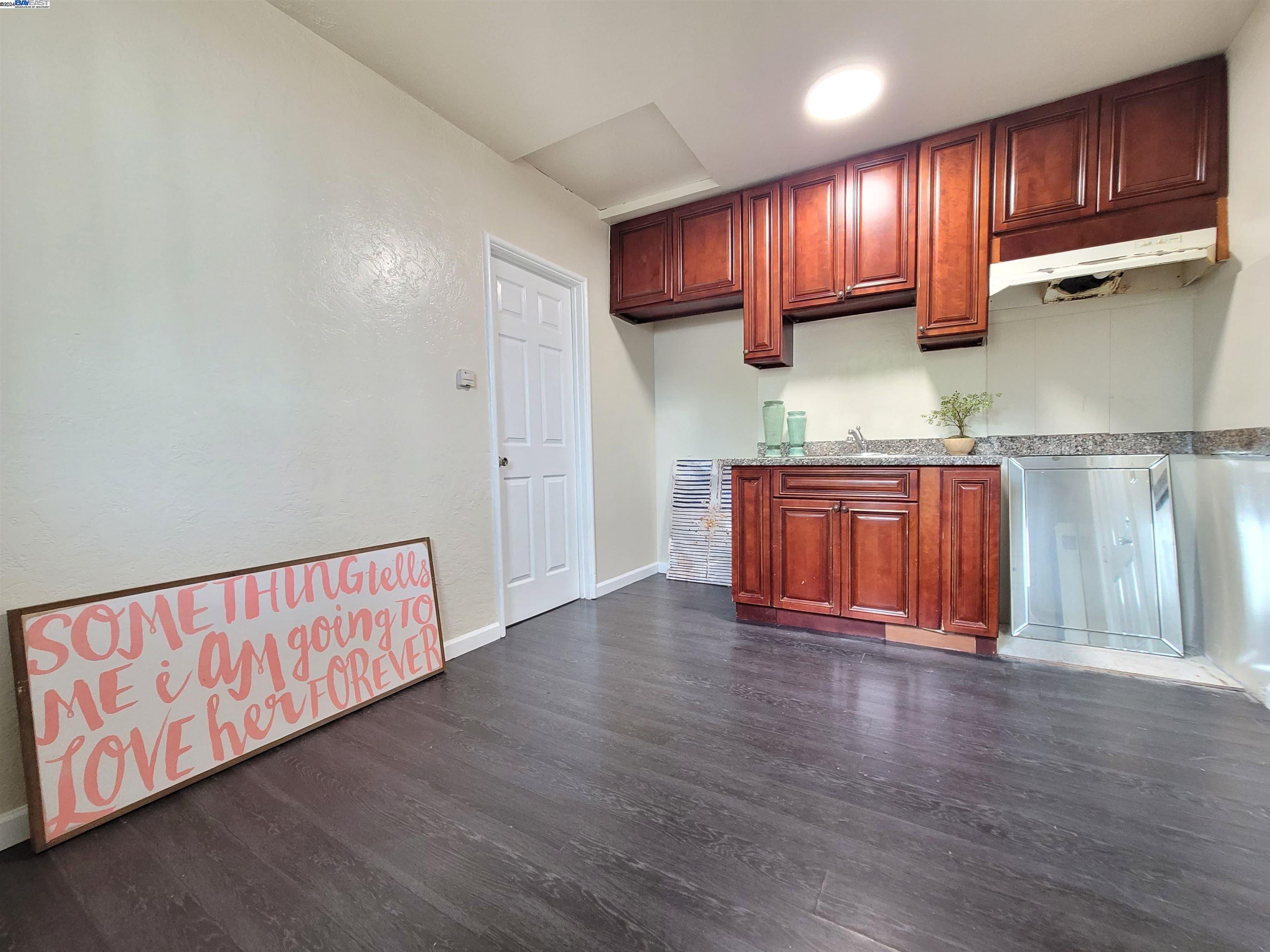 2500-2502 77Th Ave