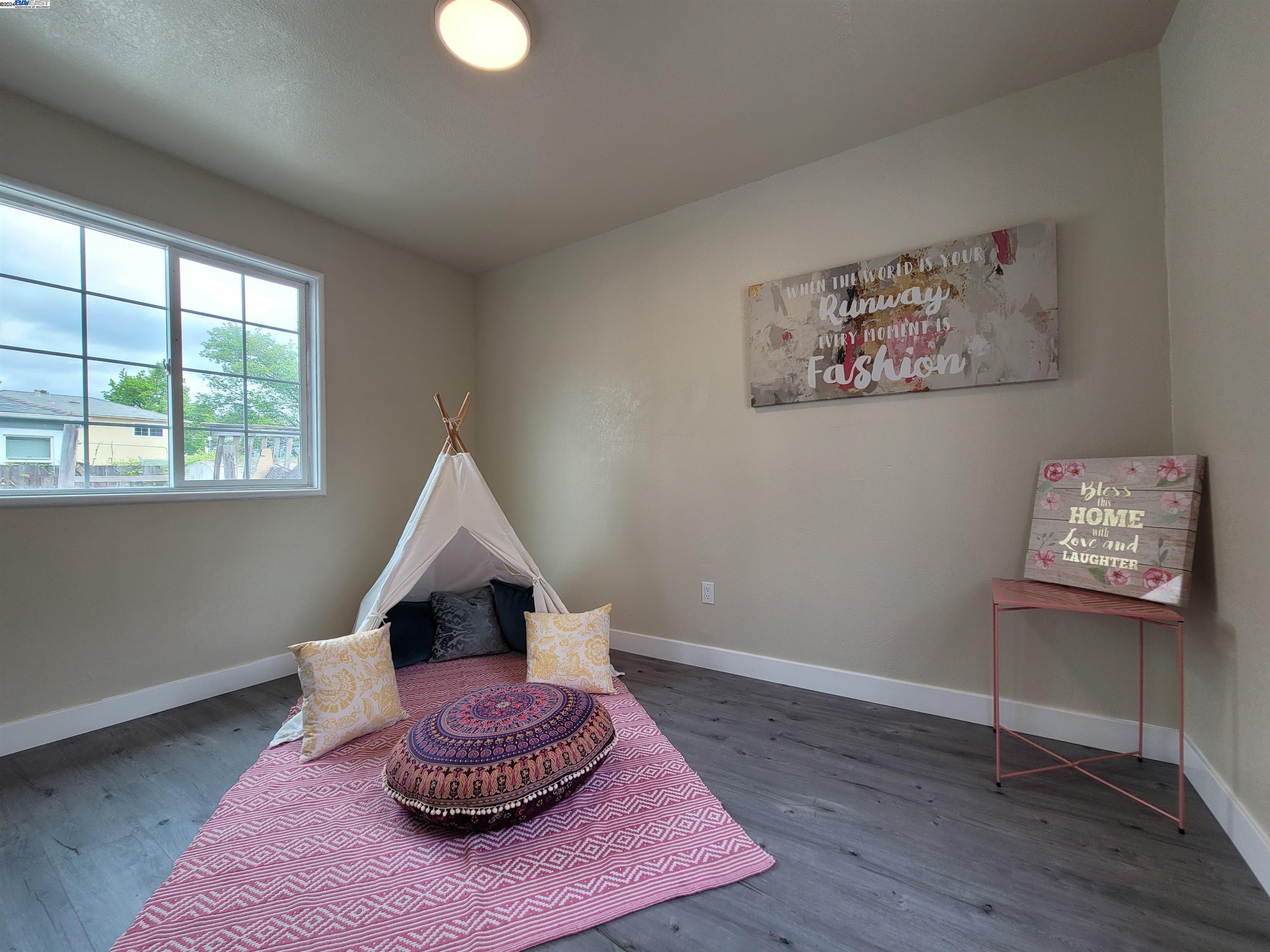 2500-2502 77Th Ave