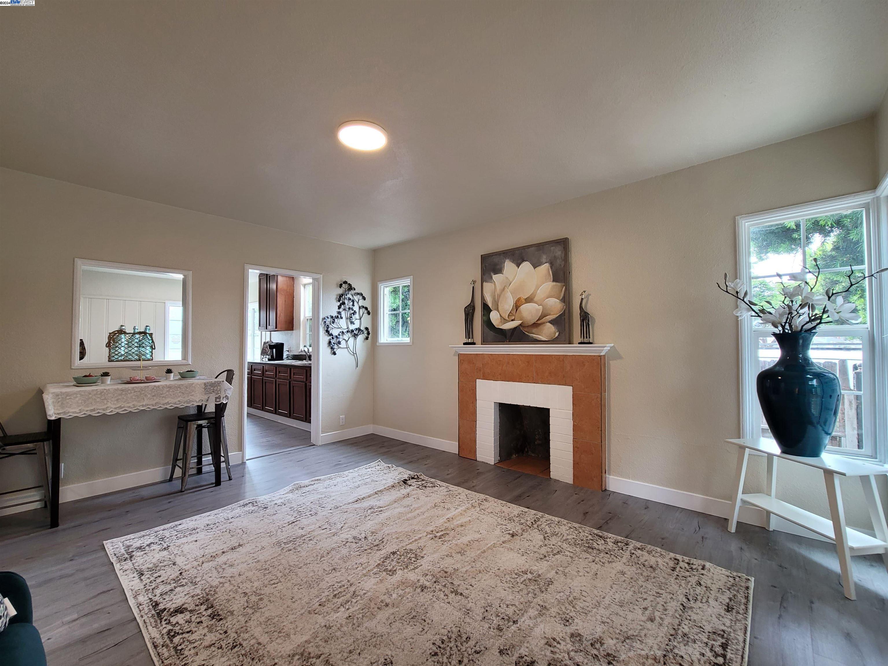2500-2502 77Th Ave