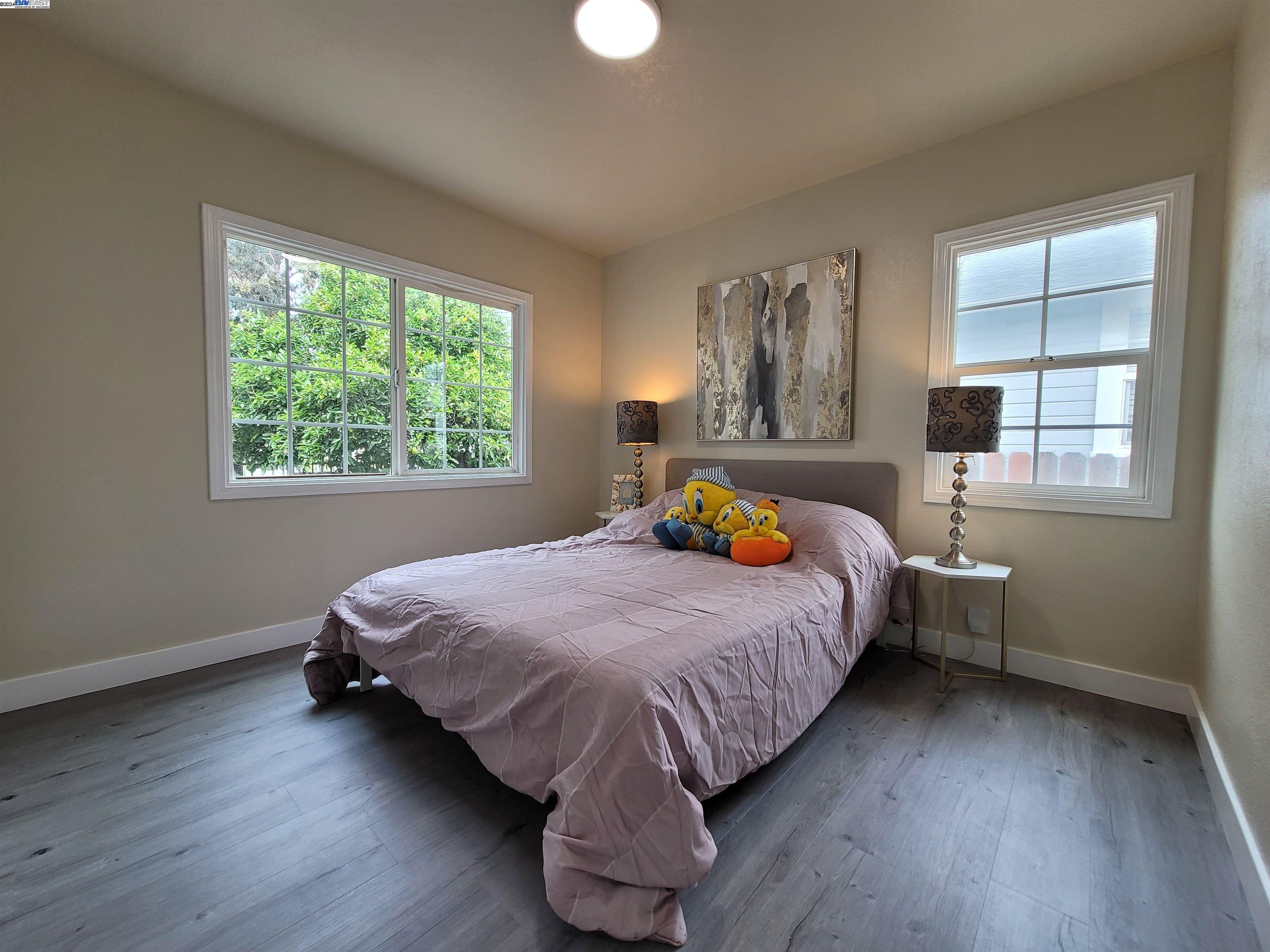 2500-2502 77Th Ave