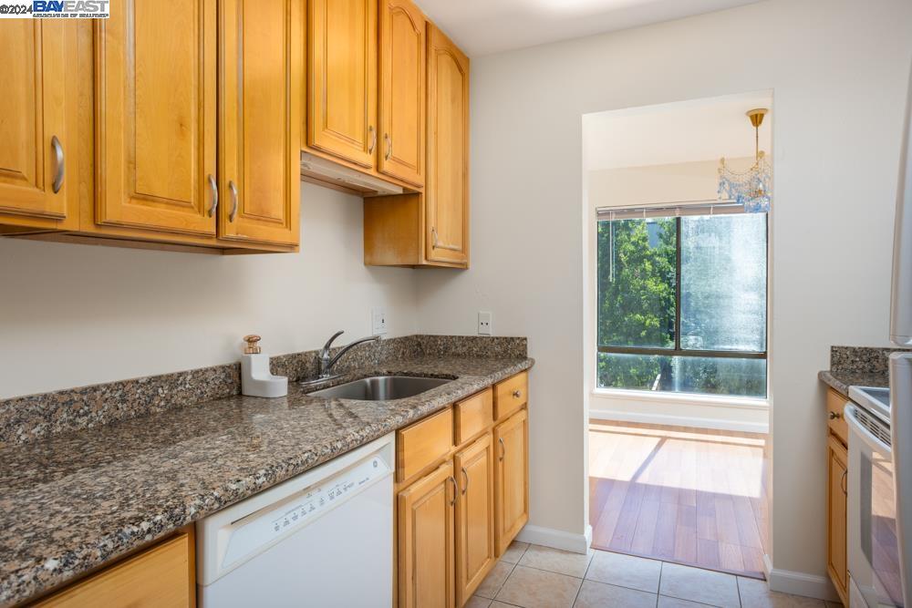370 N Civic Dr # 411