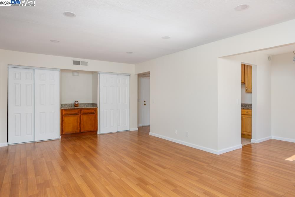 370 N Civic Dr # 411