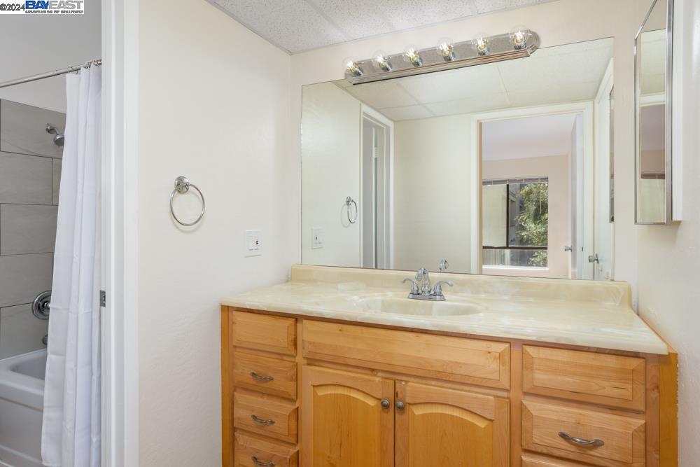 370 N Civic Dr # 411