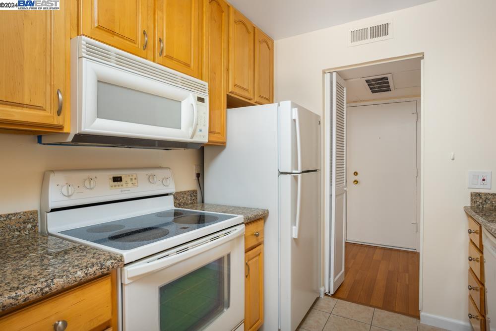370 N Civic Dr # 411