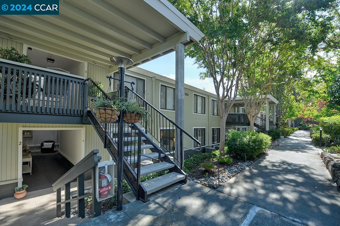 1216 Fairlawn Ct # 4