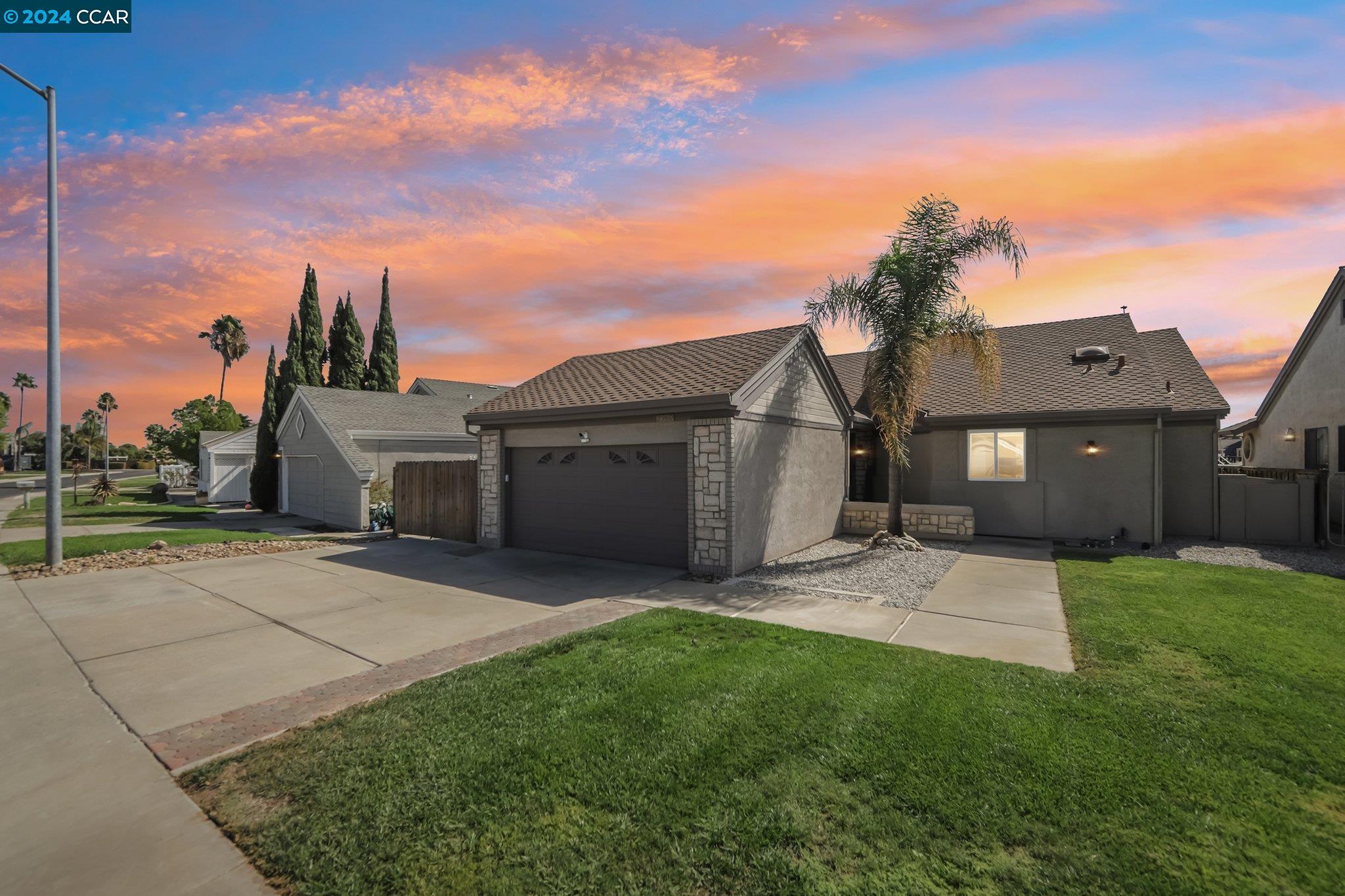 2360 Sand Point Ct