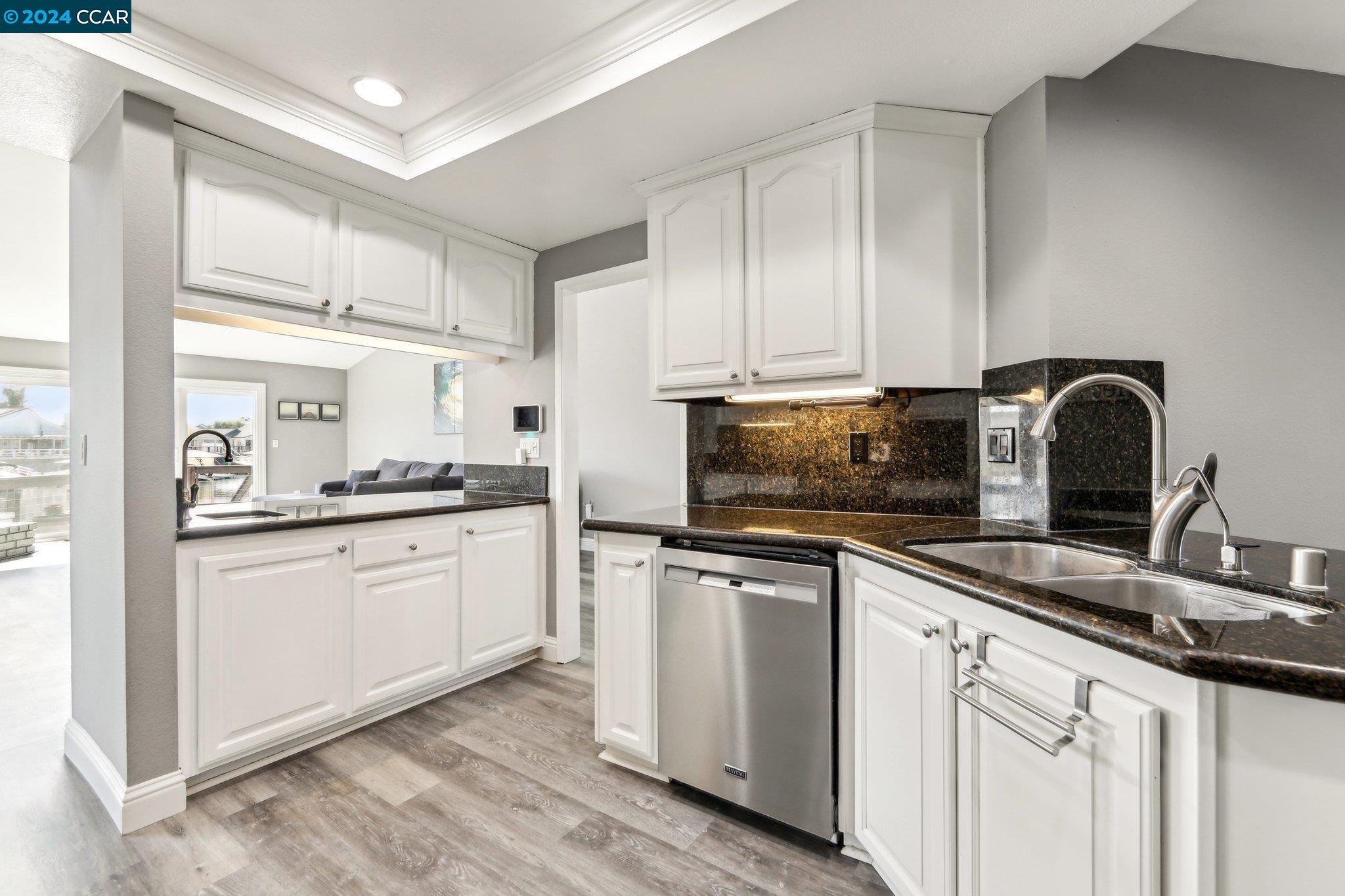 2360 Sand Point Ct