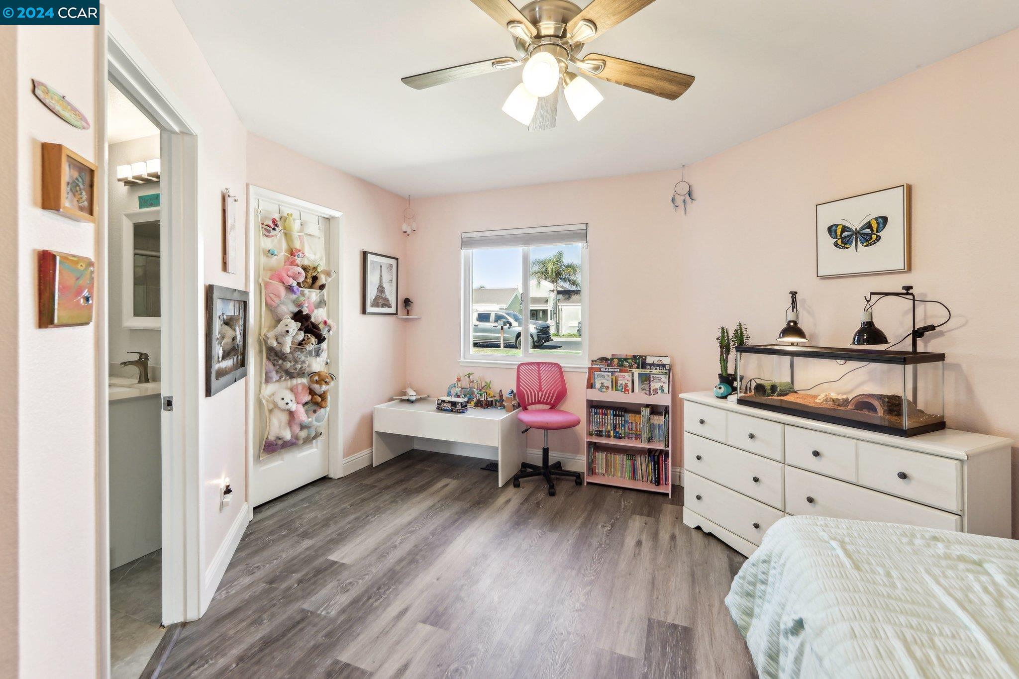 2360 Sand Point Ct