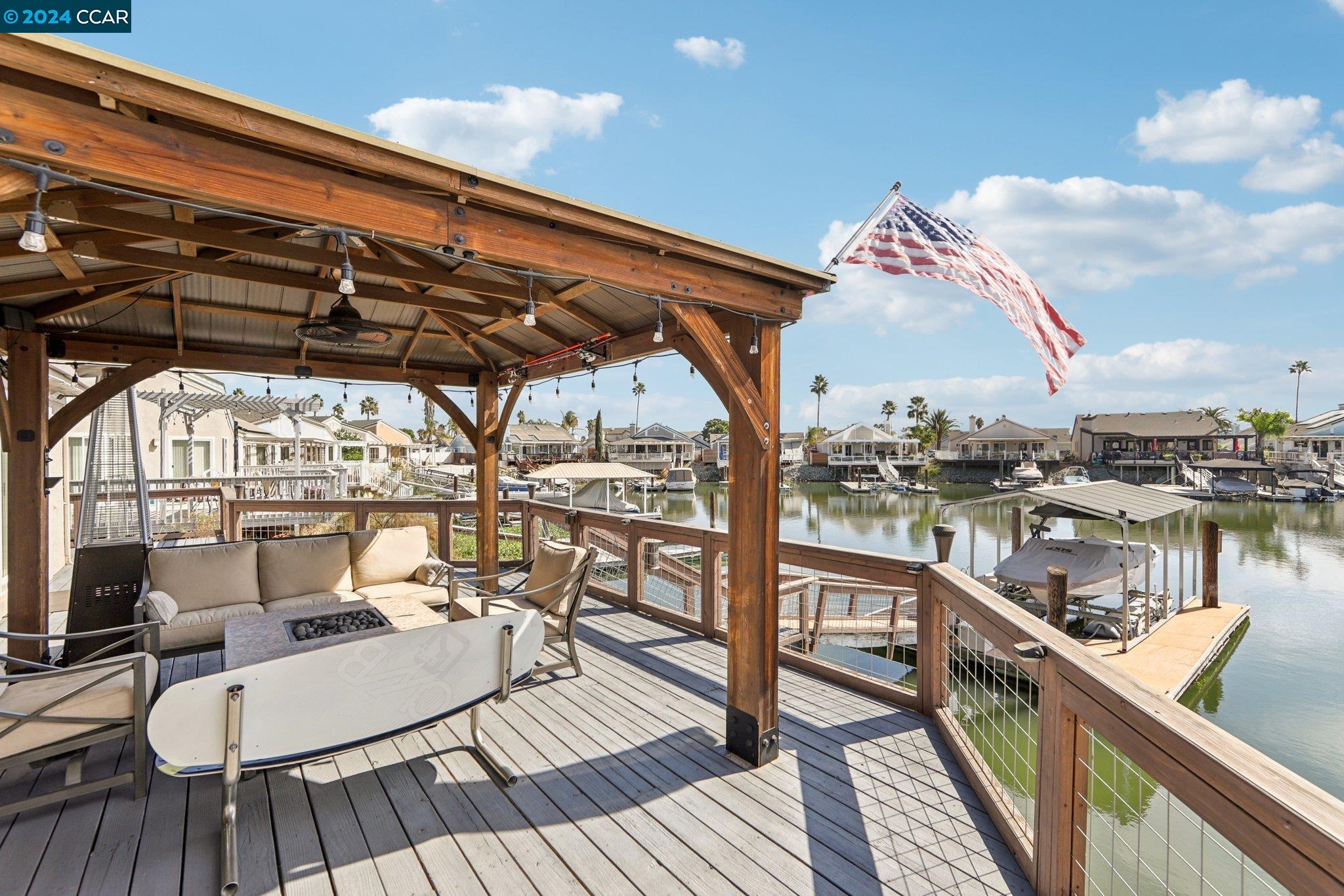2360 Sand Point Ct