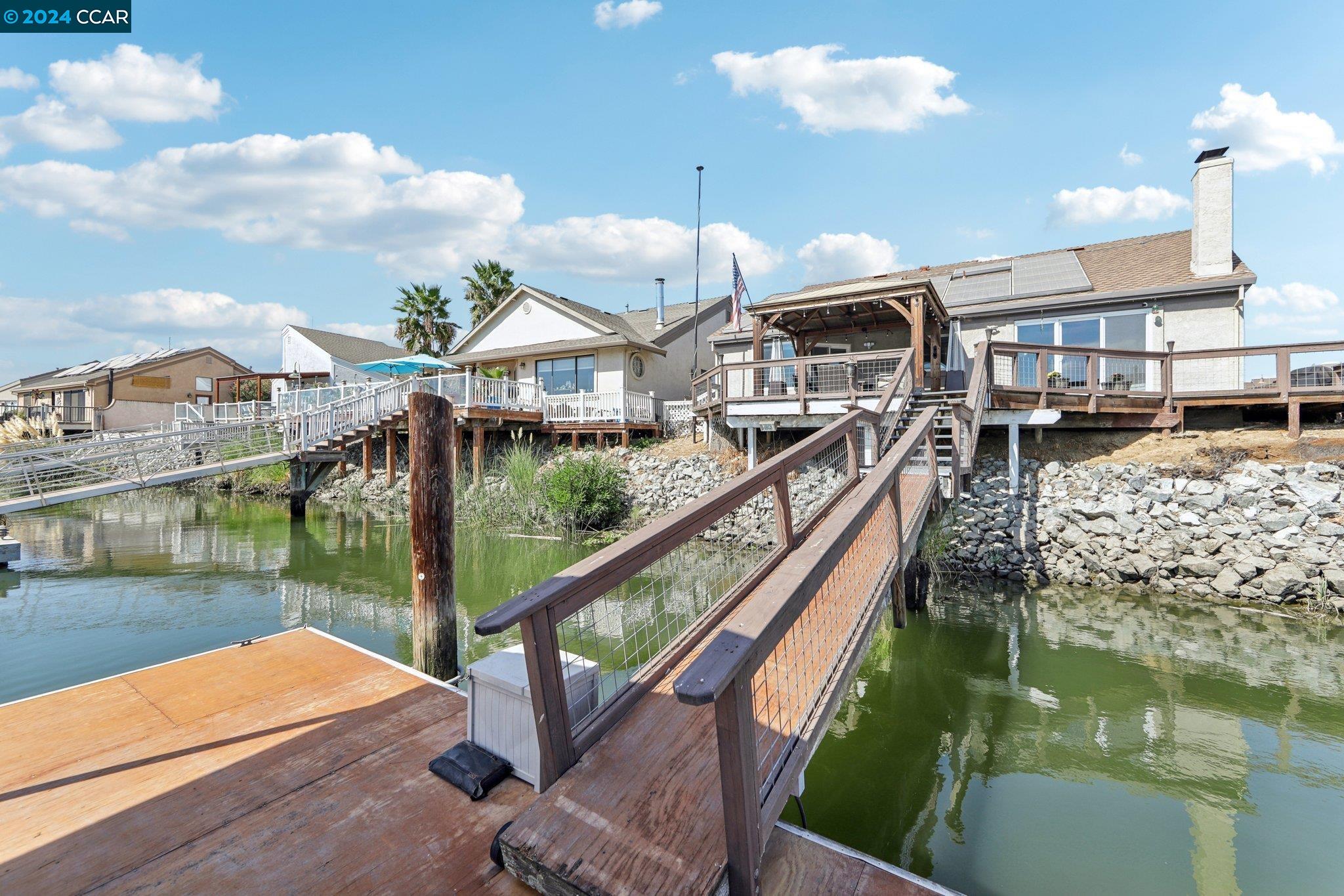 2360 Sand Point Ct
