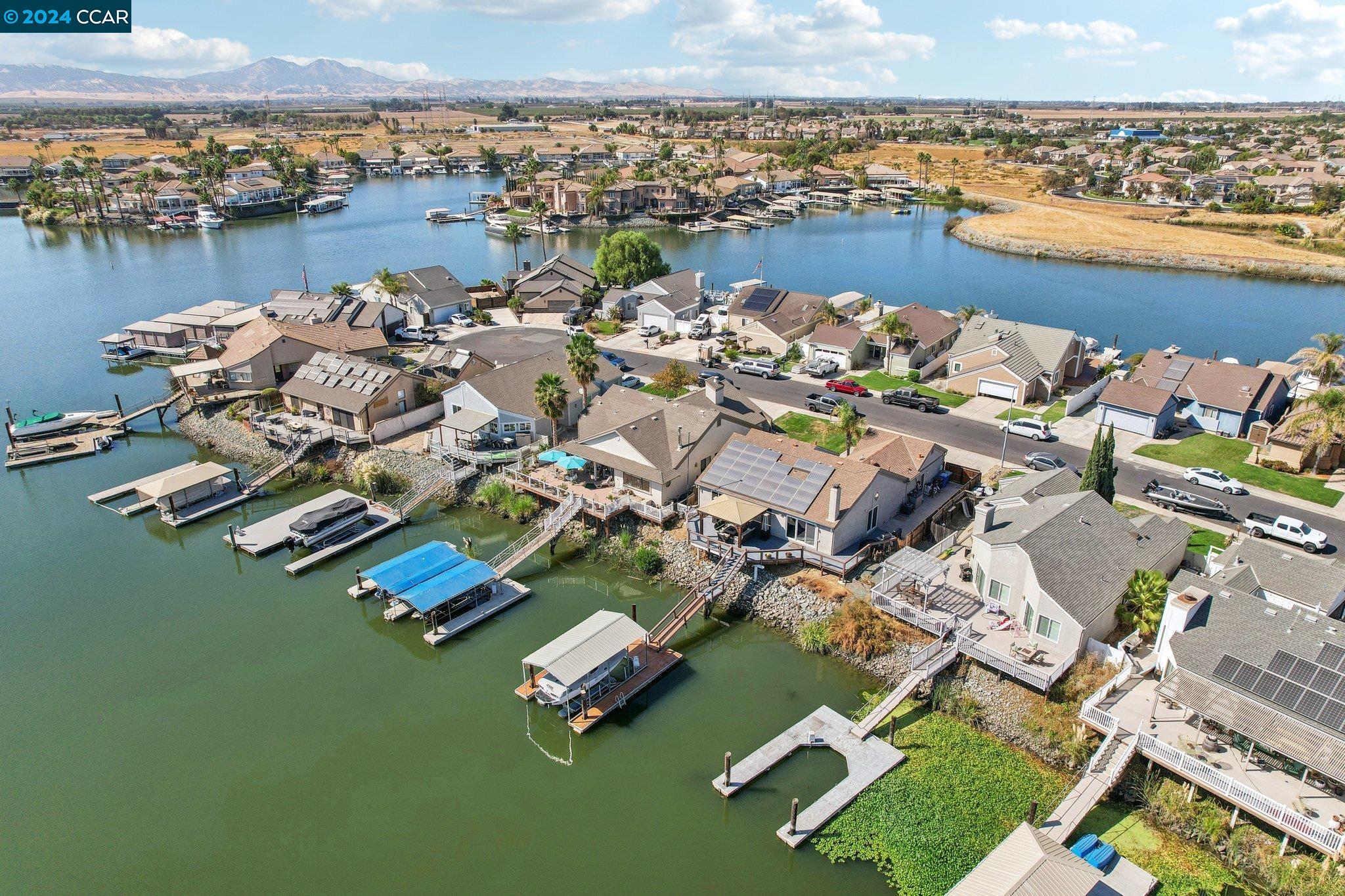 2360 Sand Point Ct