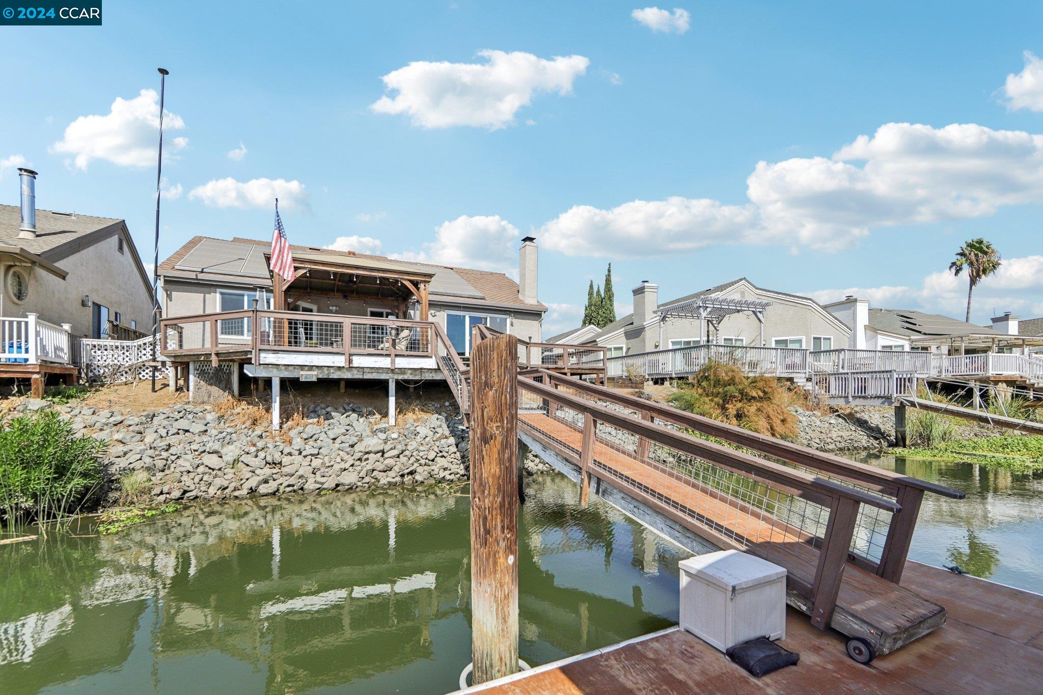 2360 Sand Point Ct