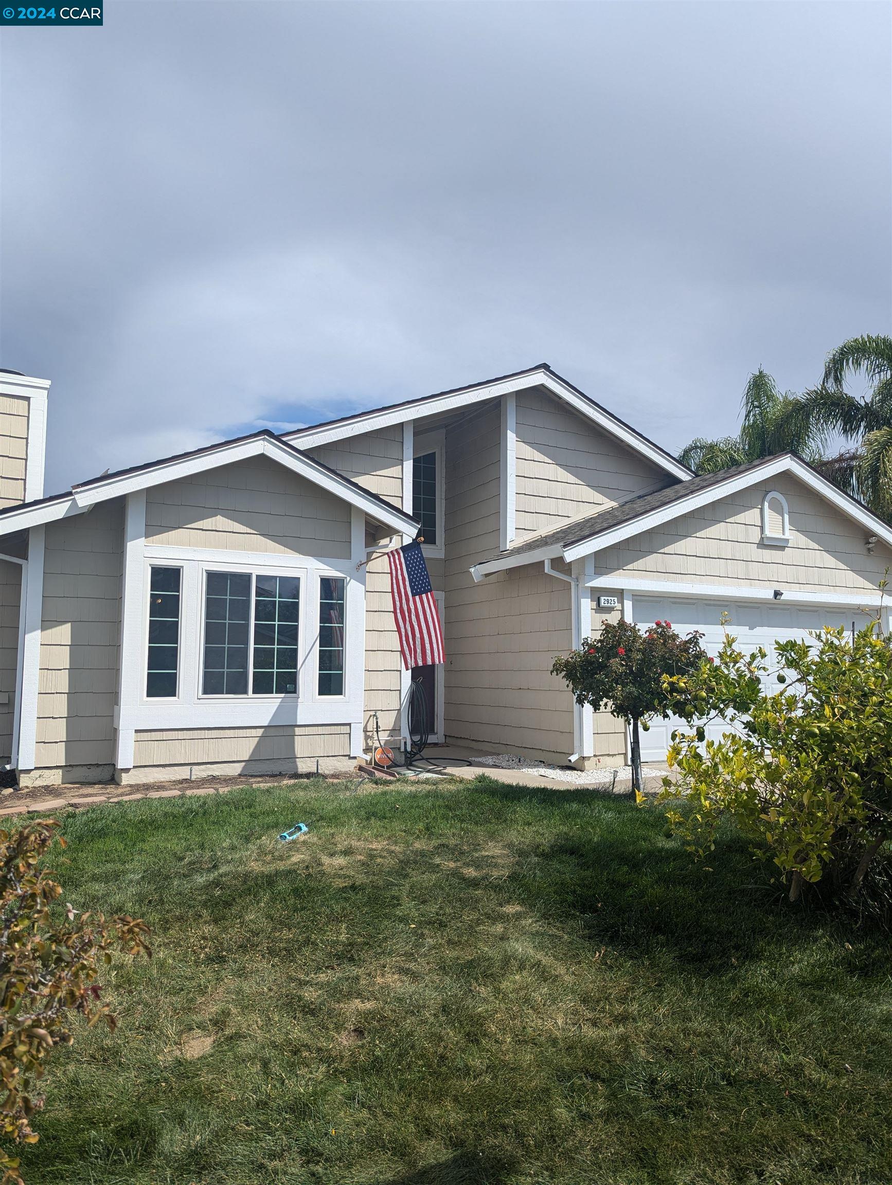 2925 Honeysuckle Ct