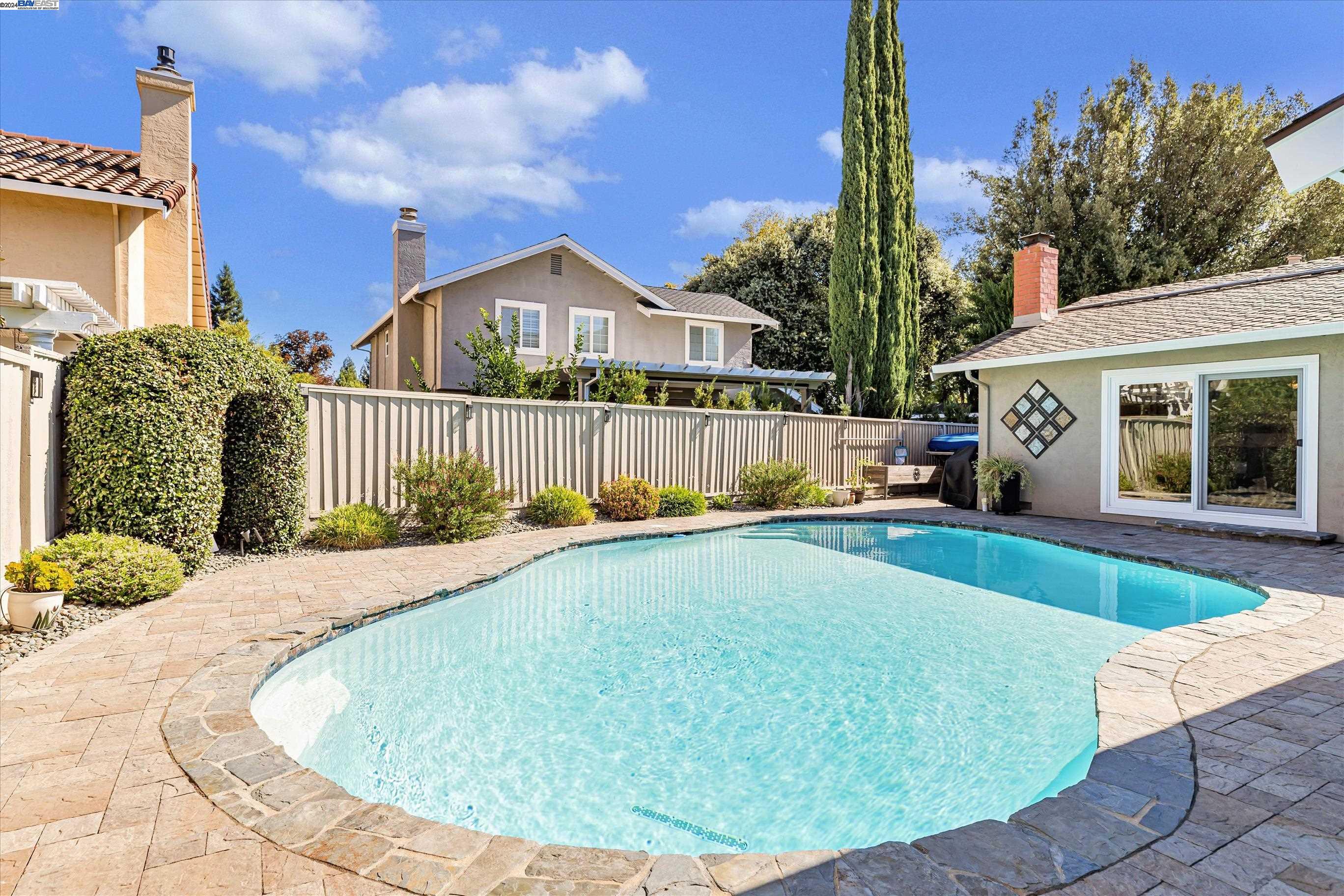 6231 Paseo Santa Cruz