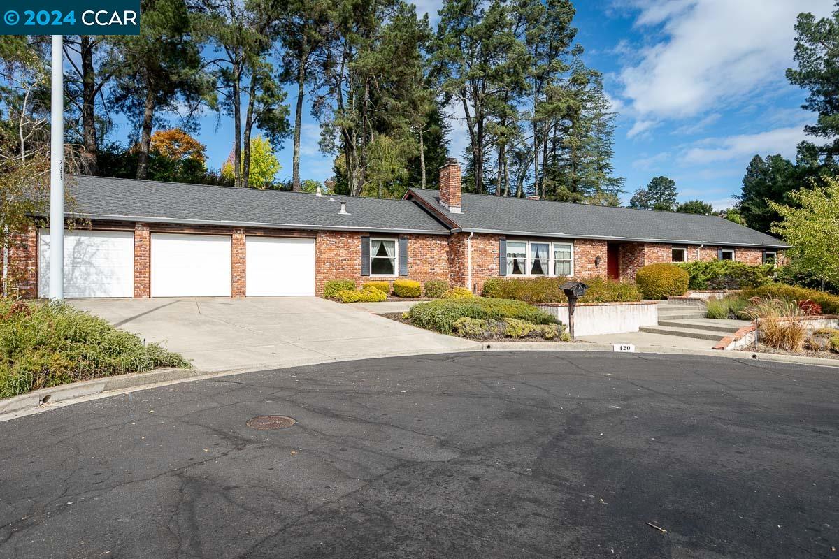 420 Belfair Pl