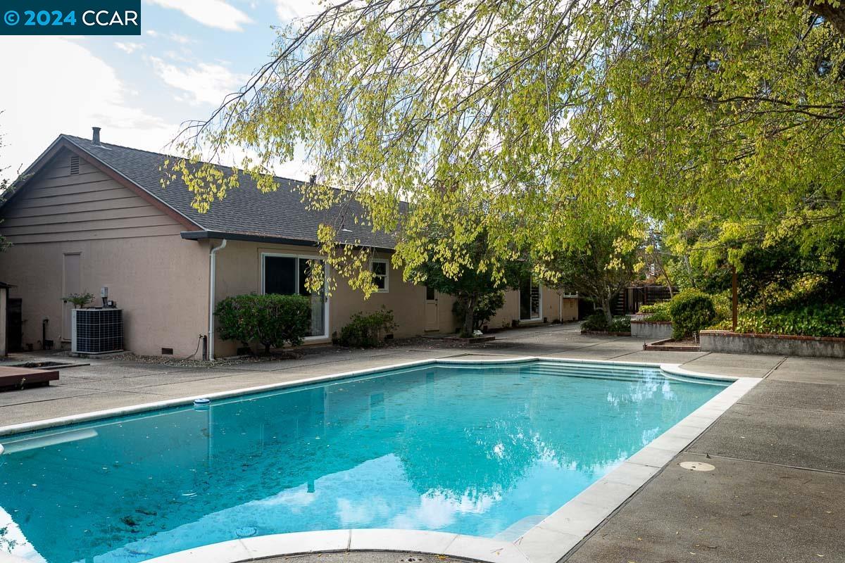 420 Belfair Pl
