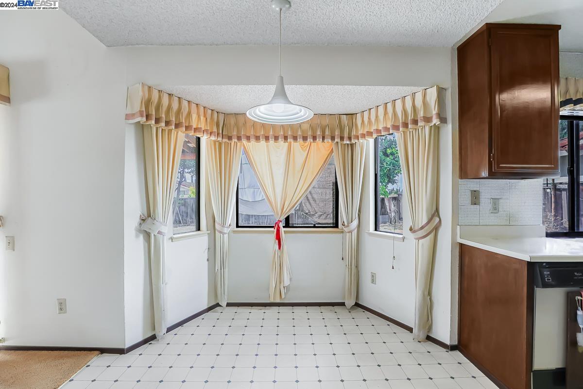 3175 Whiteleaf Ct
