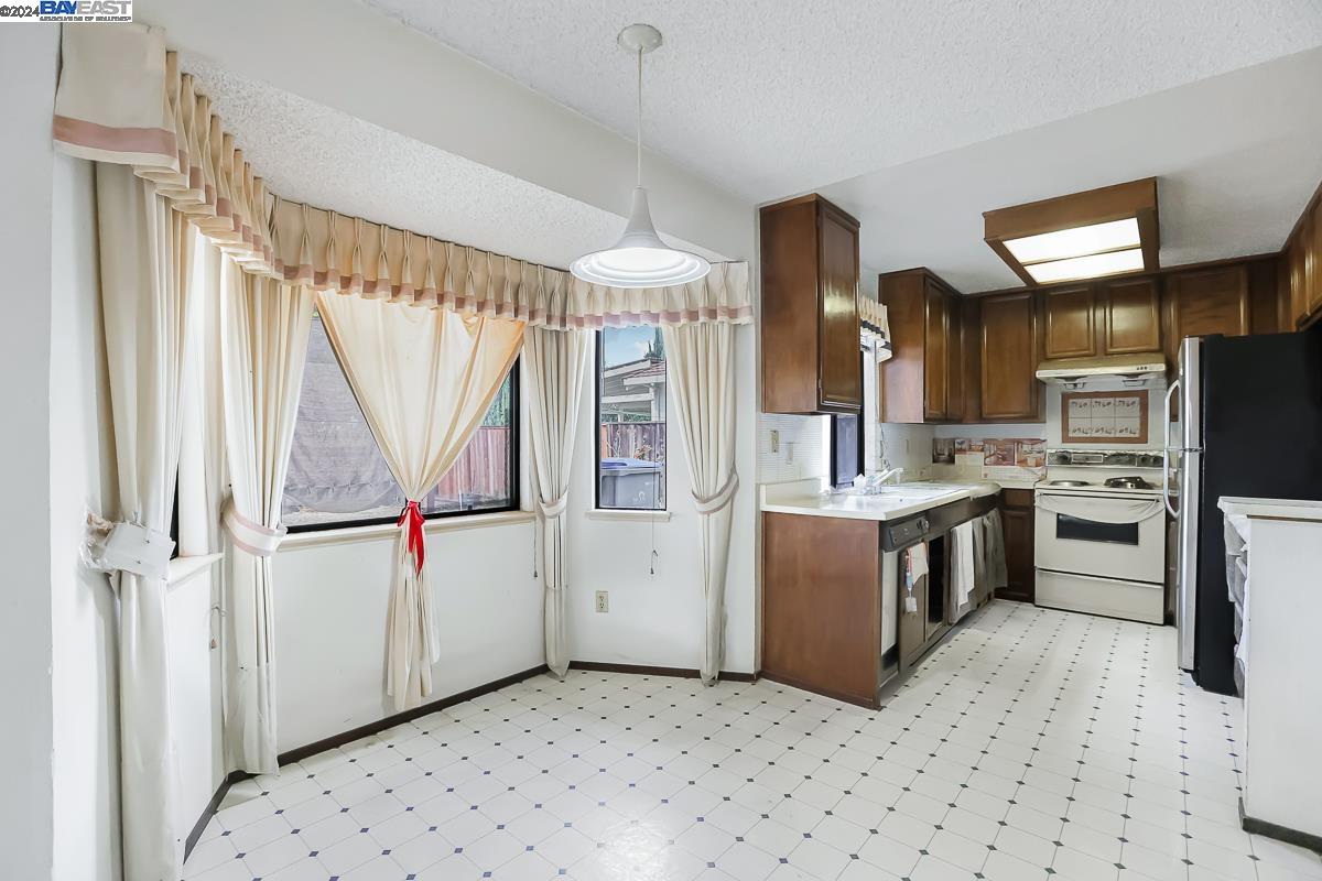 3175 Whiteleaf Ct