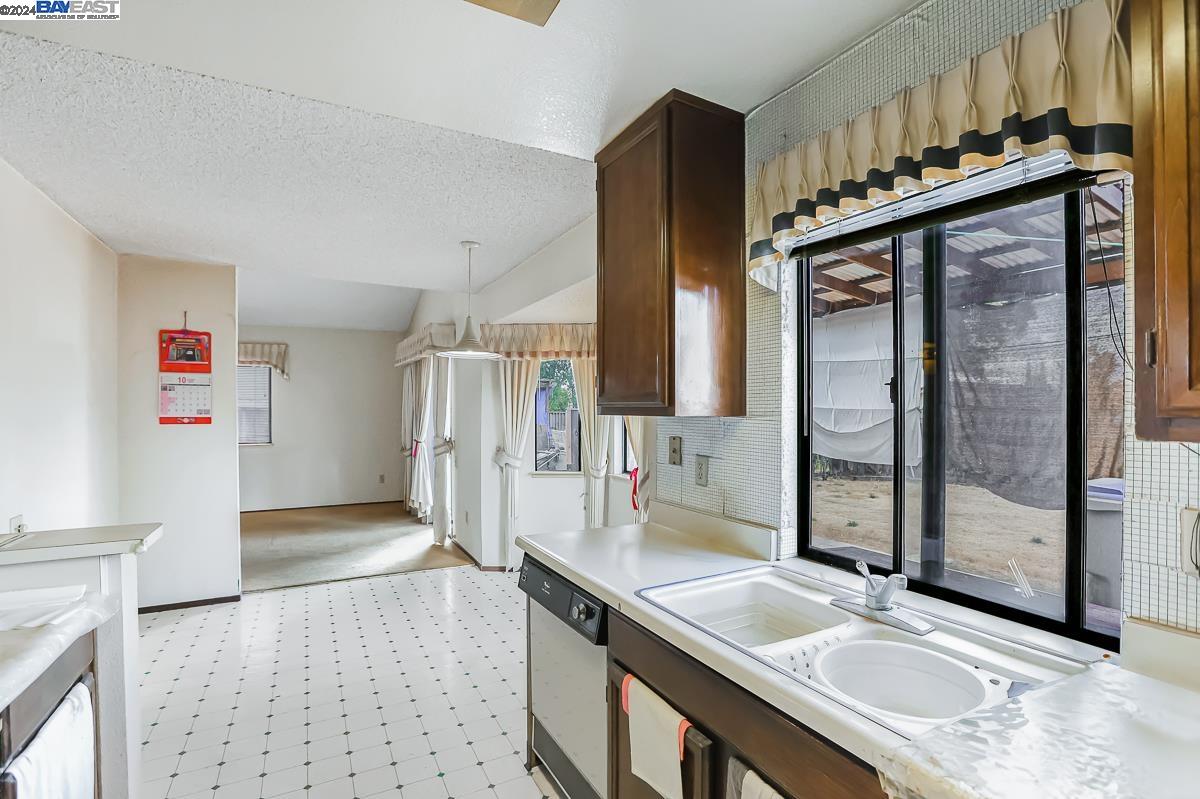 3175 Whiteleaf Ct