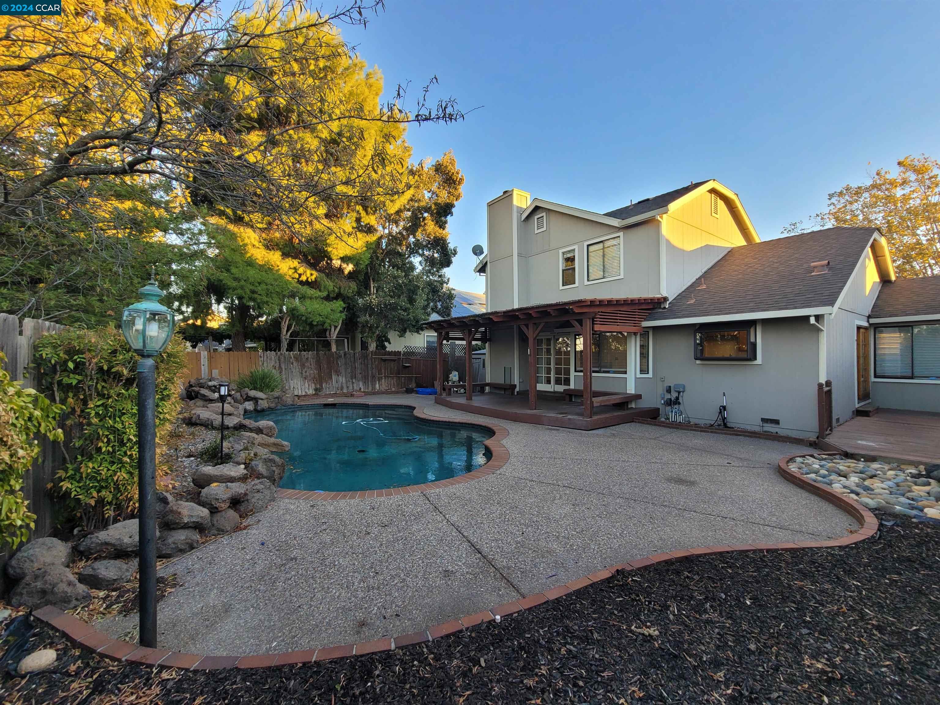 601 Alumrock Dr