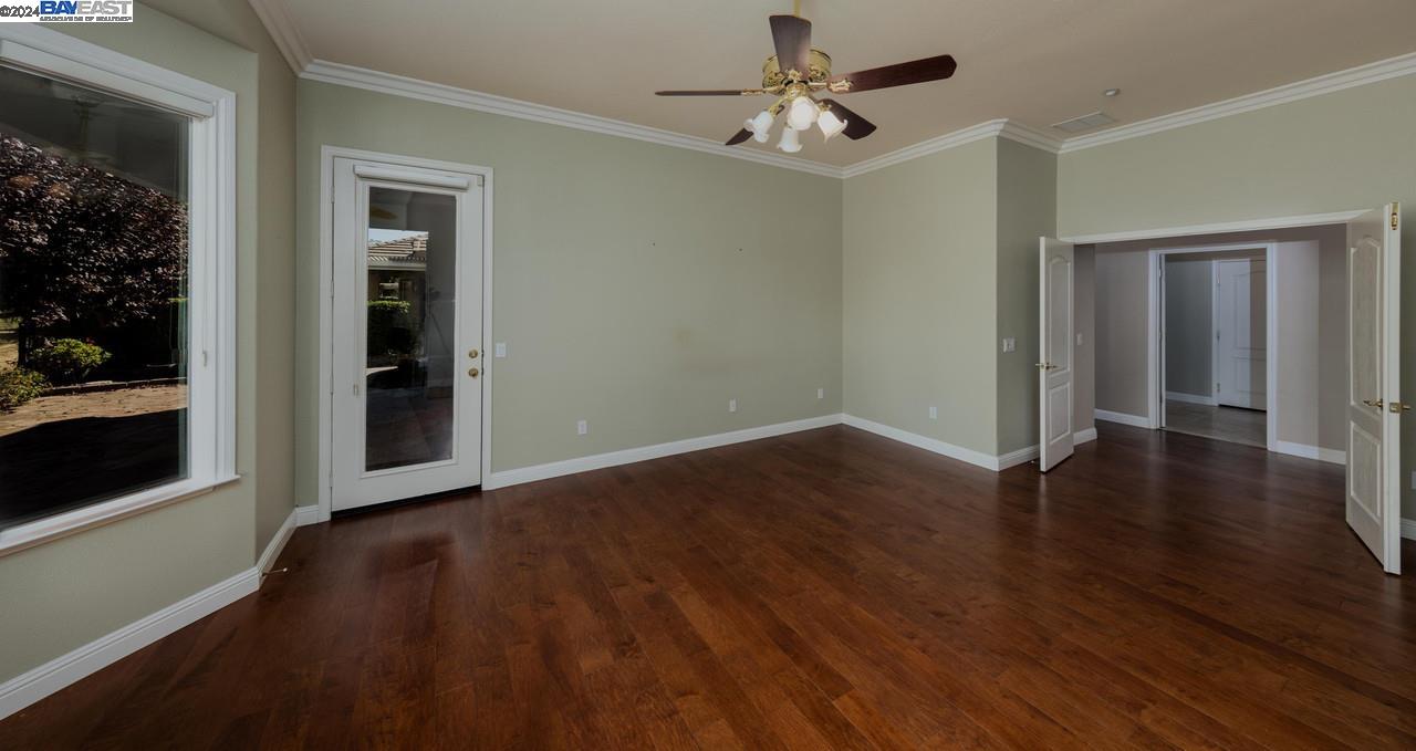 1105 Jonagold Way