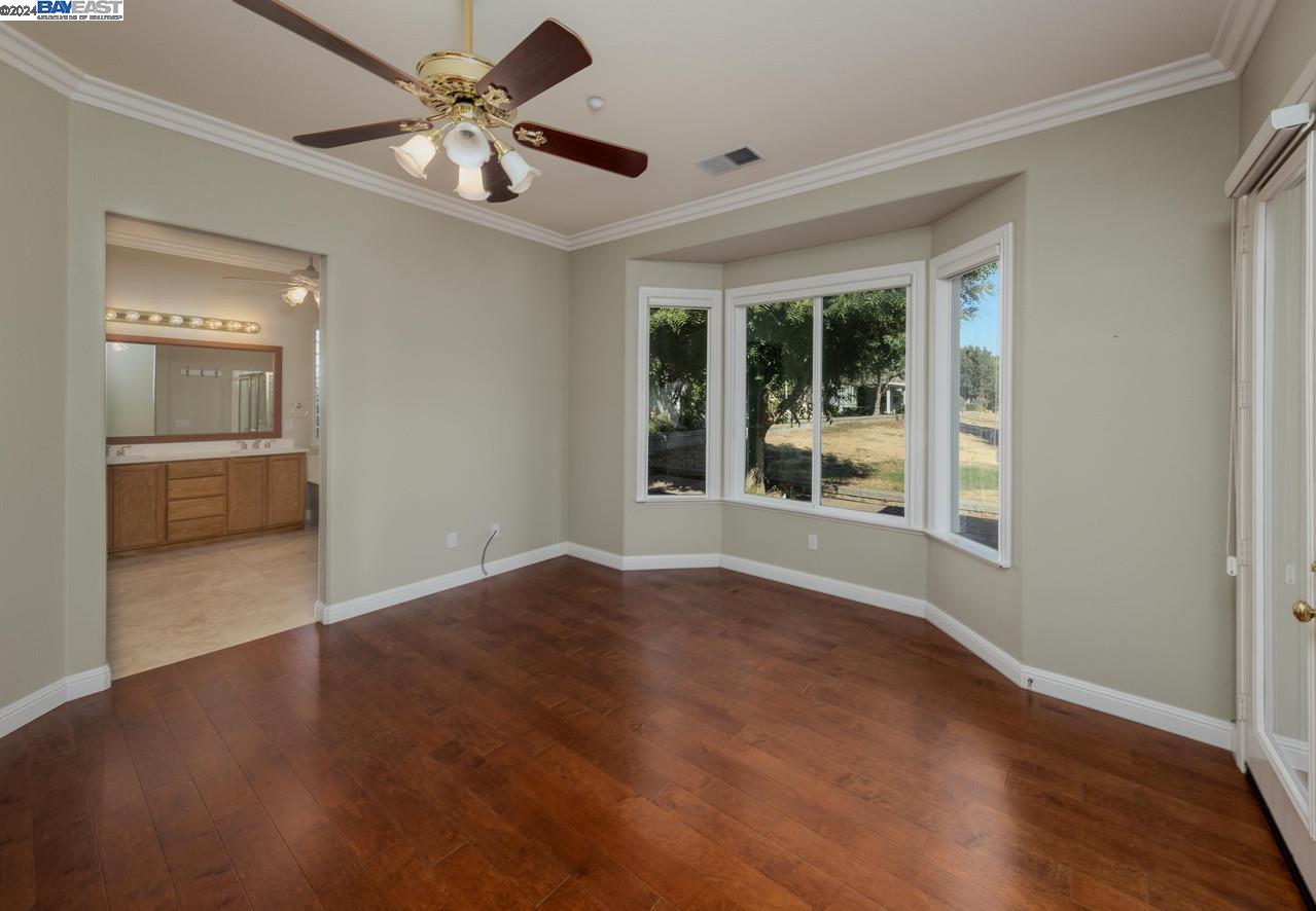 1105 Jonagold Way