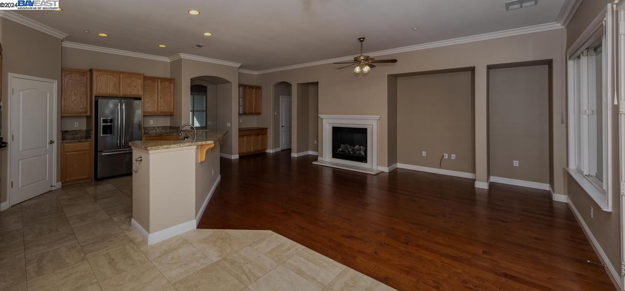 1105 Jonagold Way