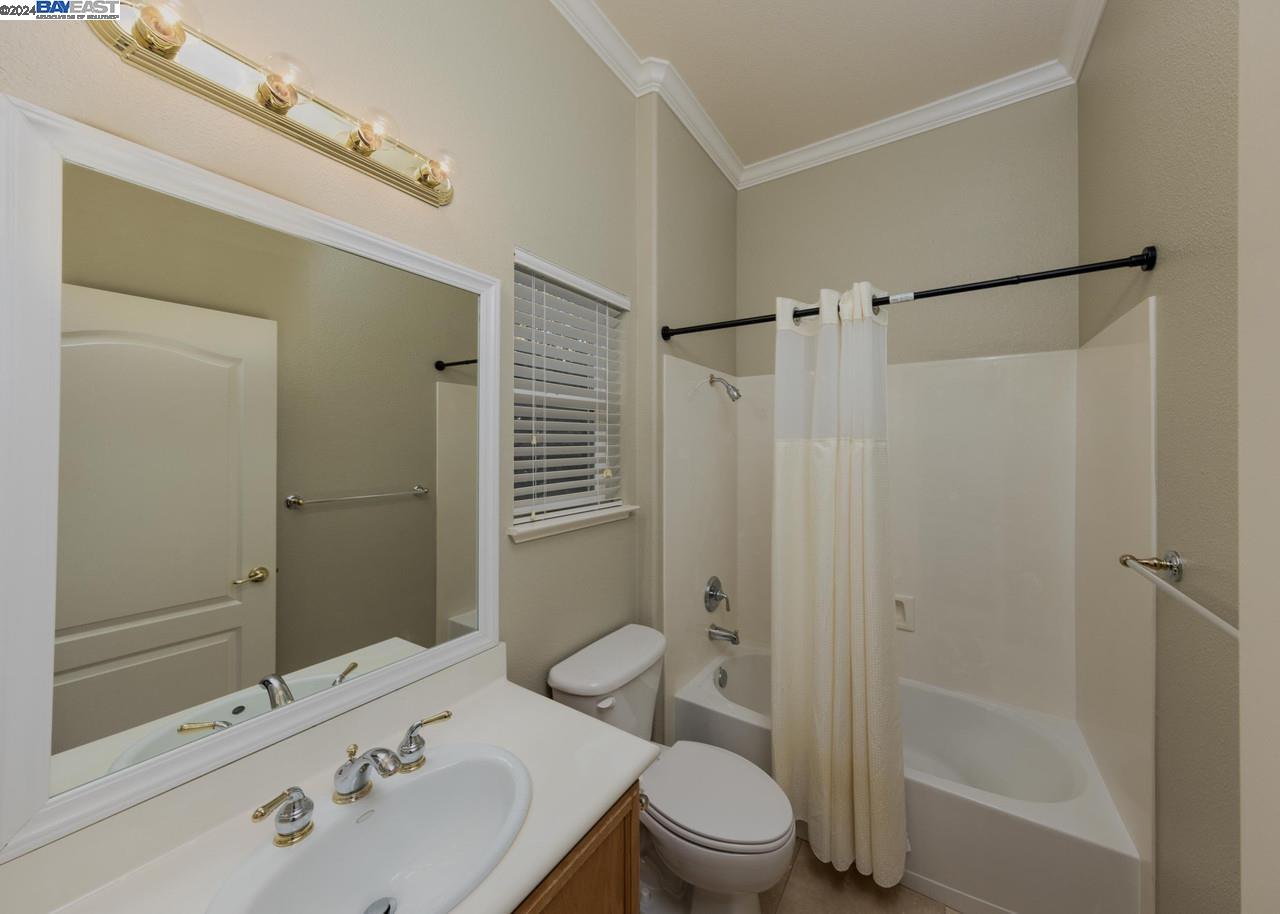 1105 Jonagold Way