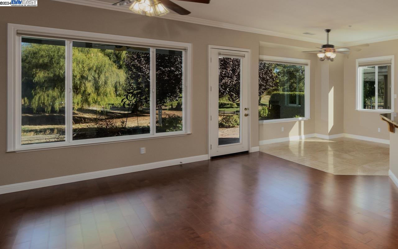 1105 Jonagold Way
