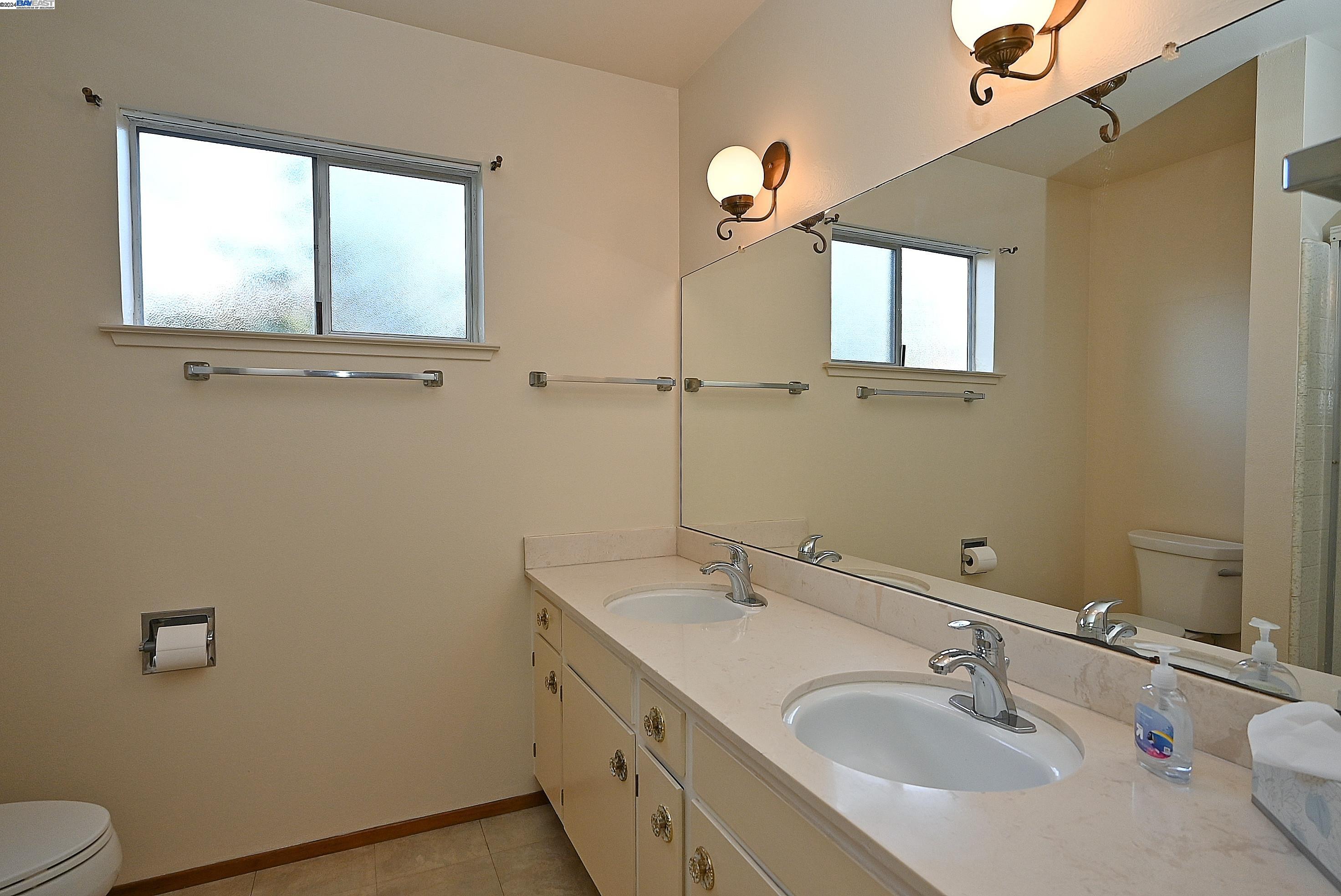 102 Northrop Pl