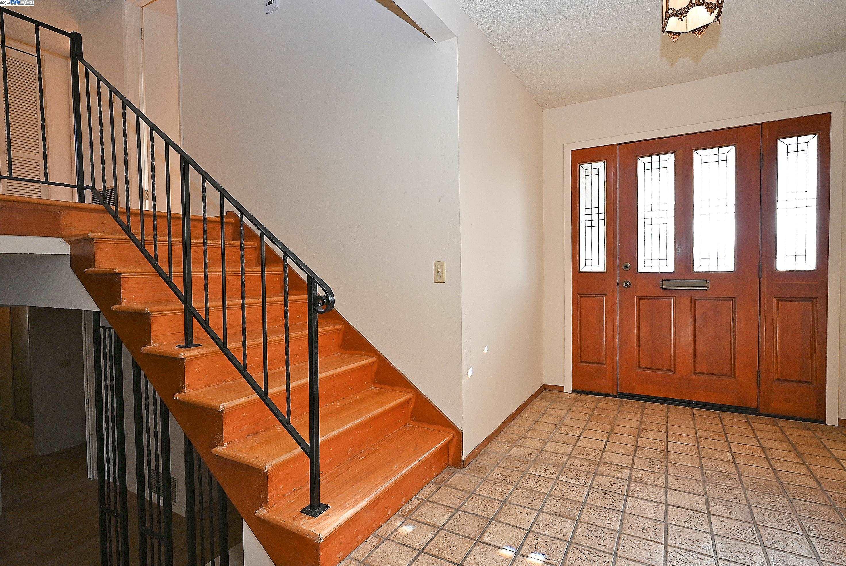 102 Northrop Pl