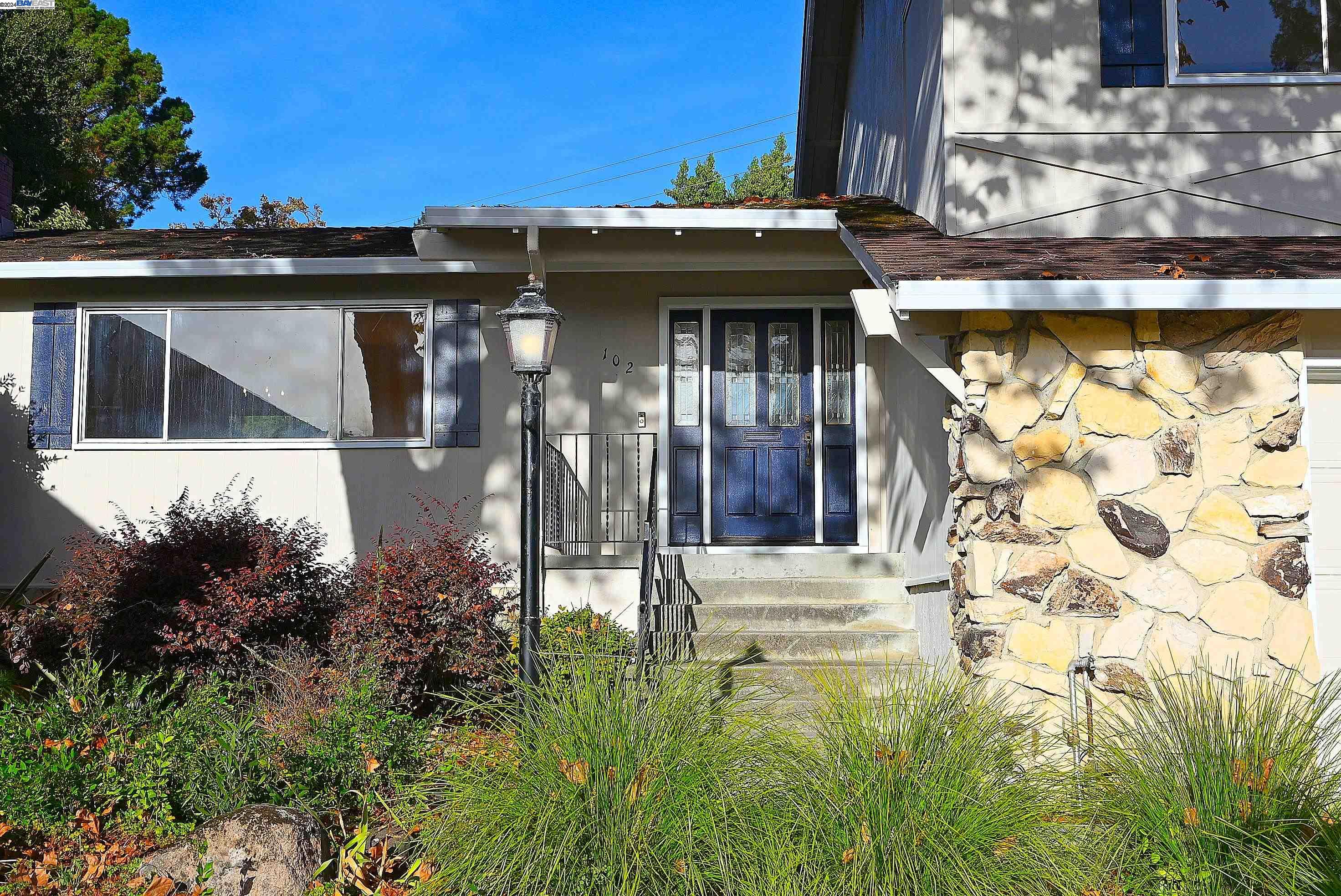 102 Northrop Pl
