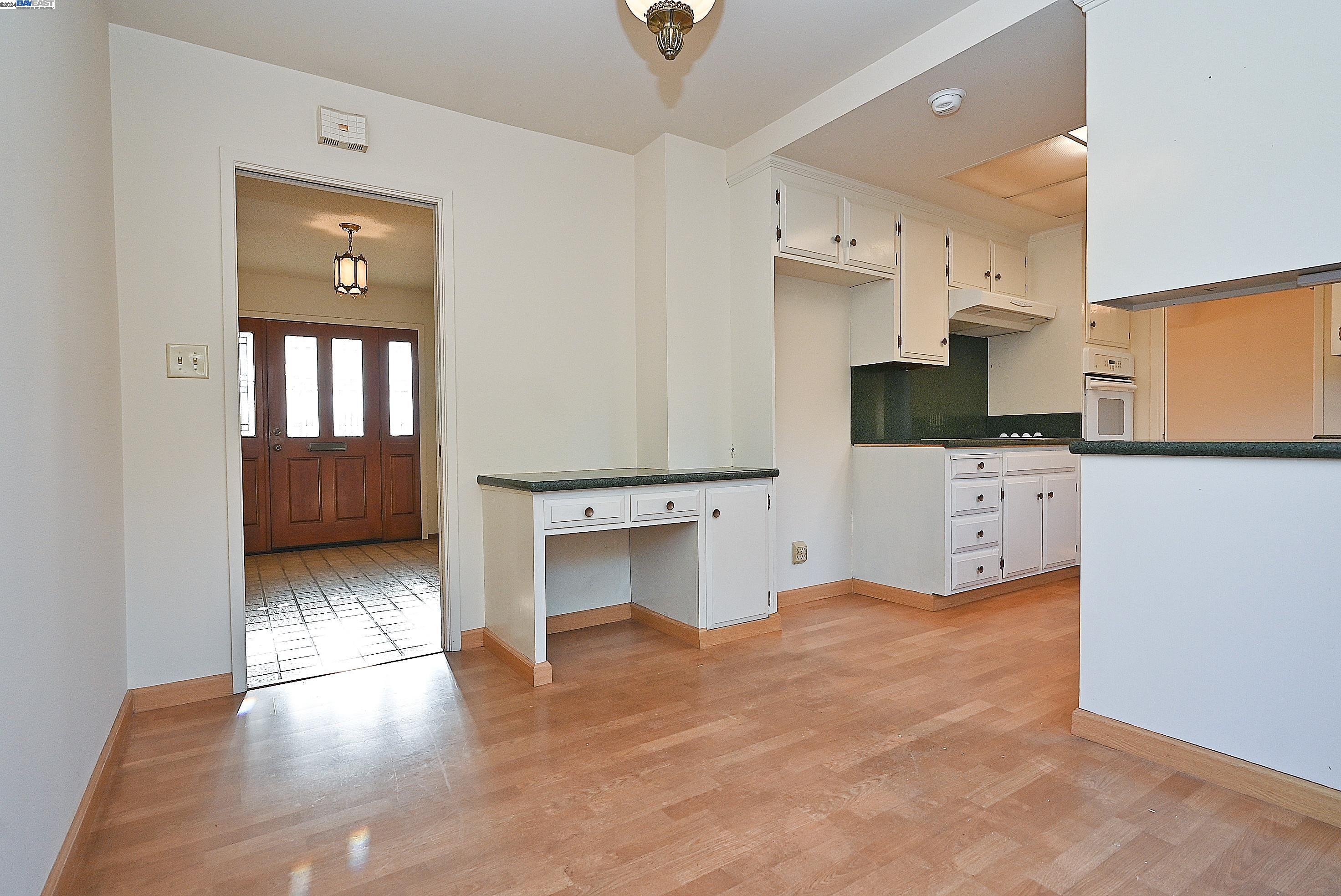 102 Northrop Pl