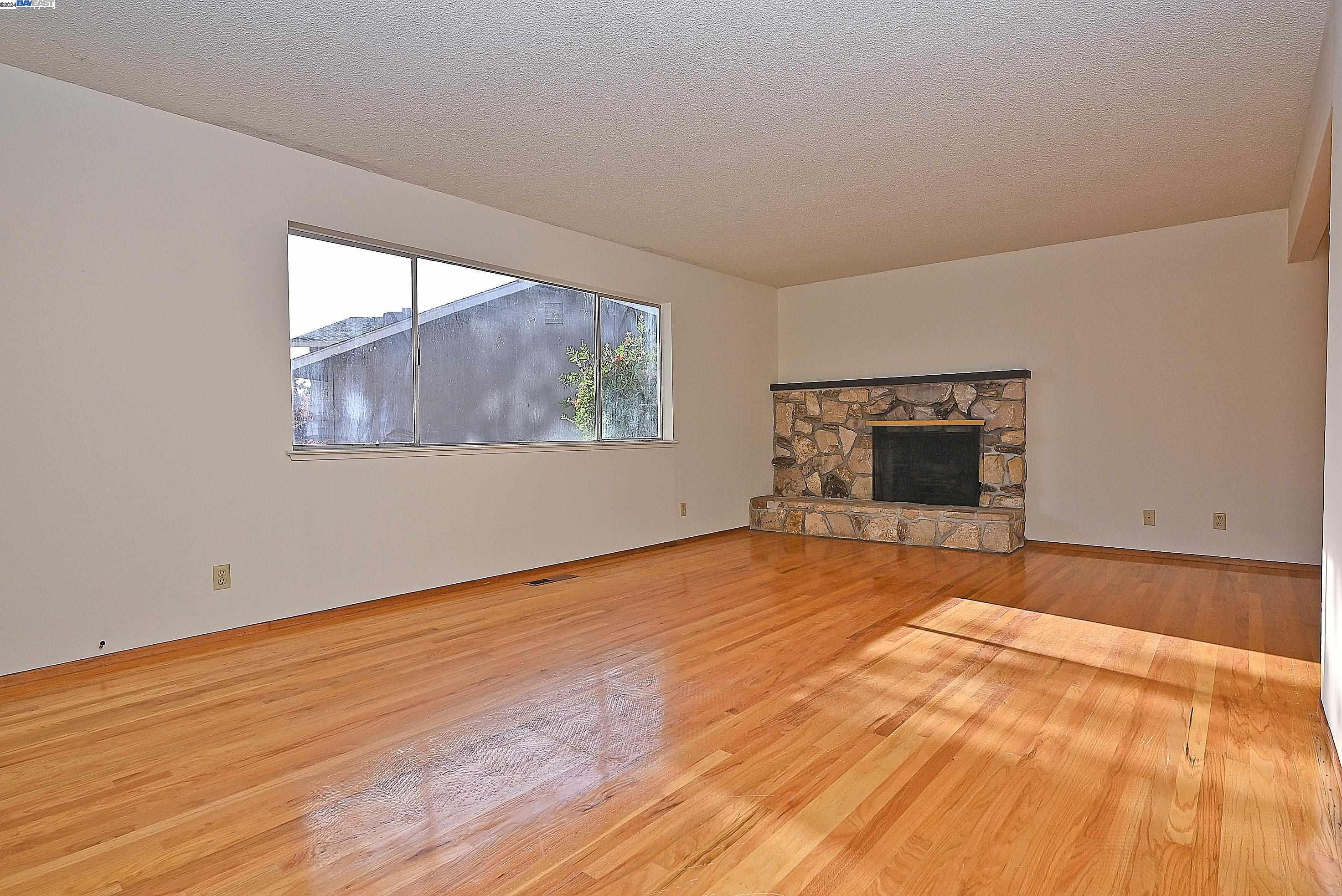 102 Northrop Pl