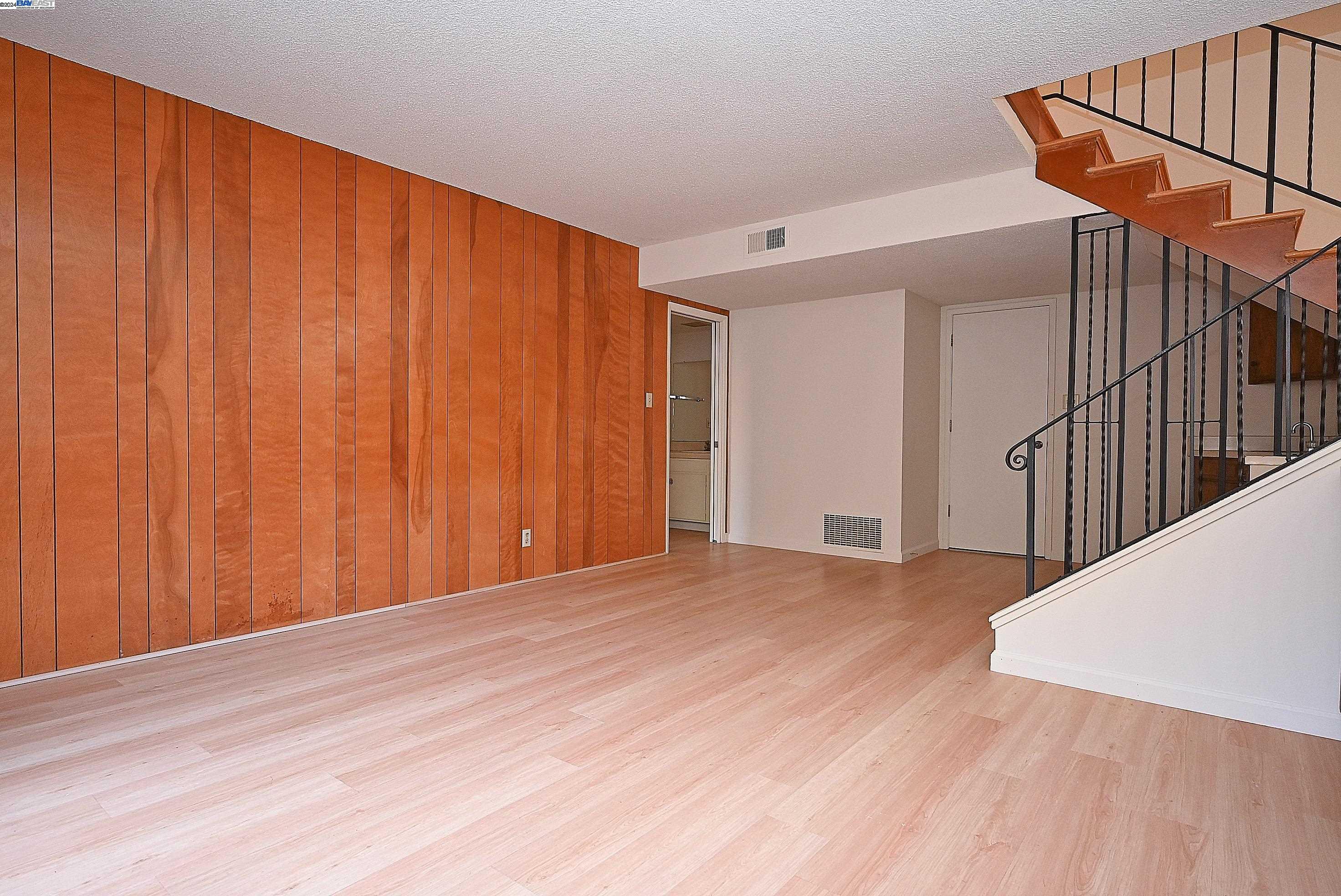 102 Northrop Pl