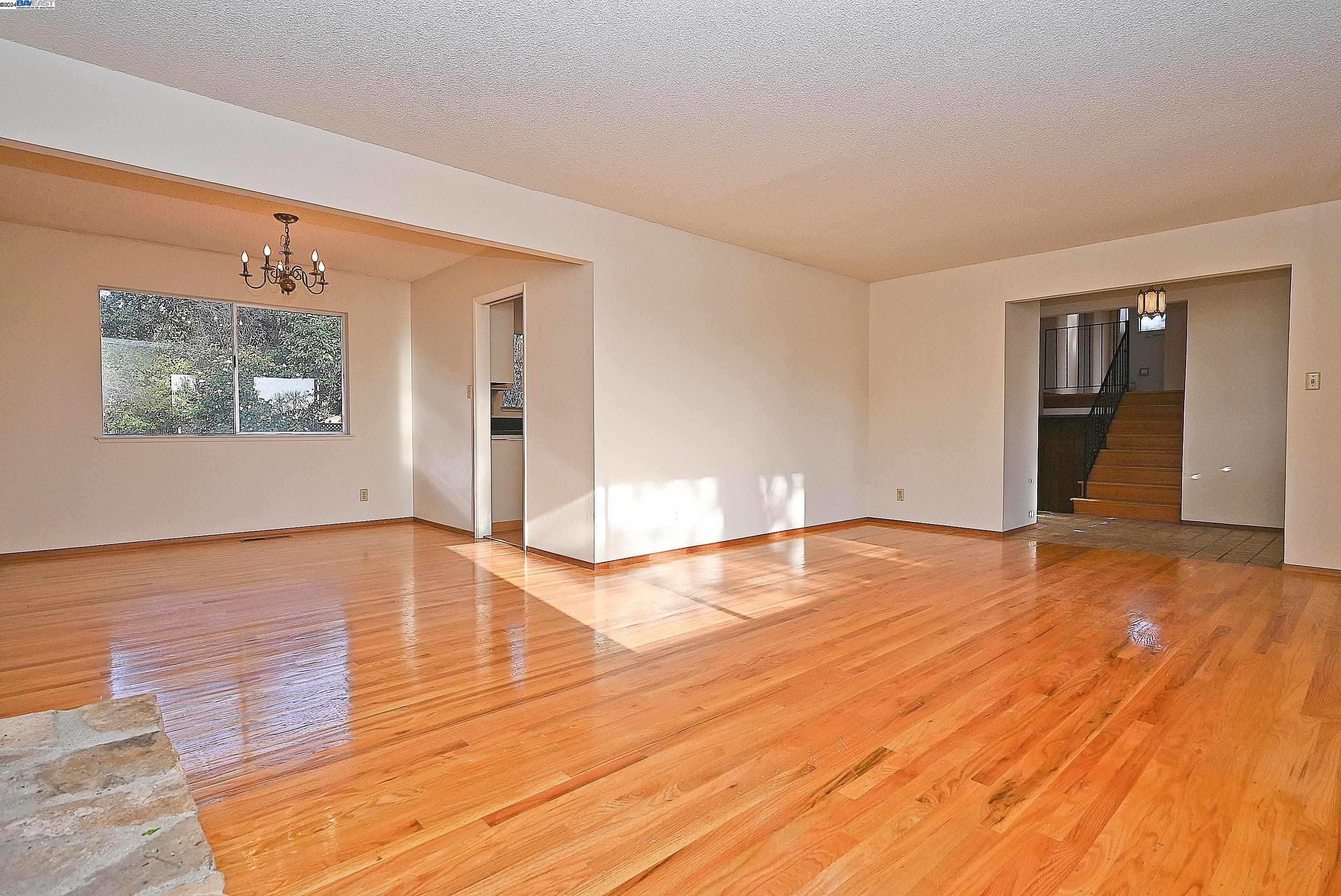 102 Northrop Pl